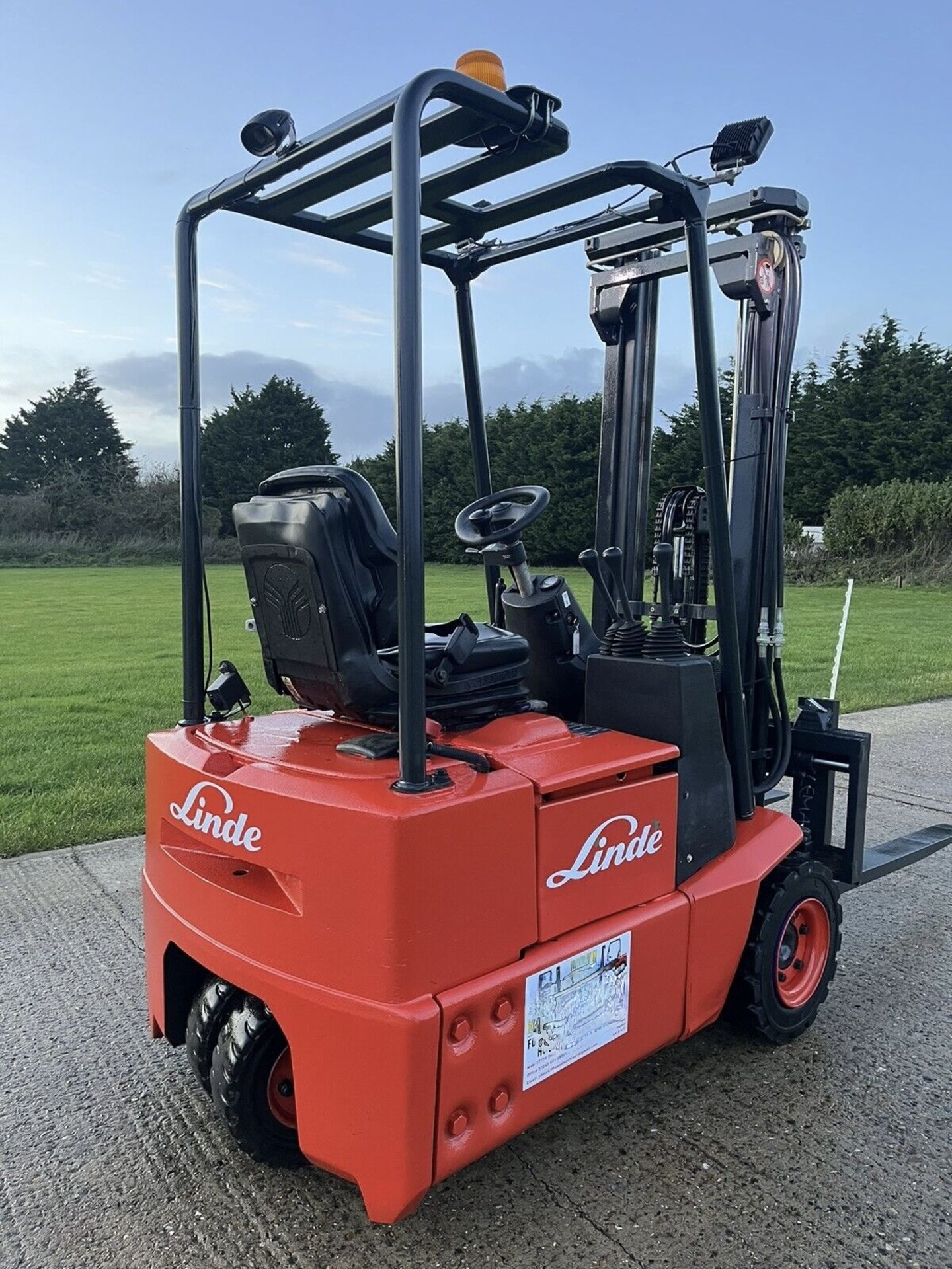 LINDE 1.2 Electric Forklift Truck Container Spec - Image 4 of 6
