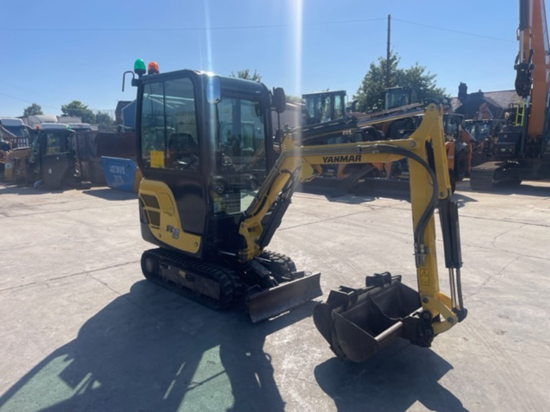 2020 YANMAR SV18 MINI EXCAVATOR - Image 8 of 12