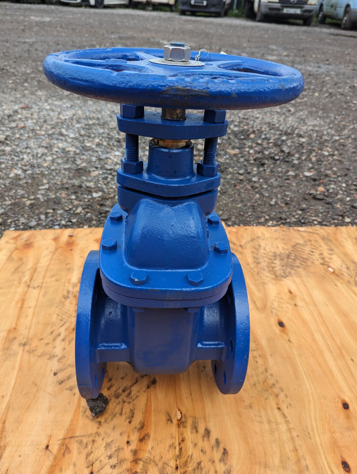 HUK DN100 GG25 PN16 NRS Type Gate Valve - Image 5 of 5