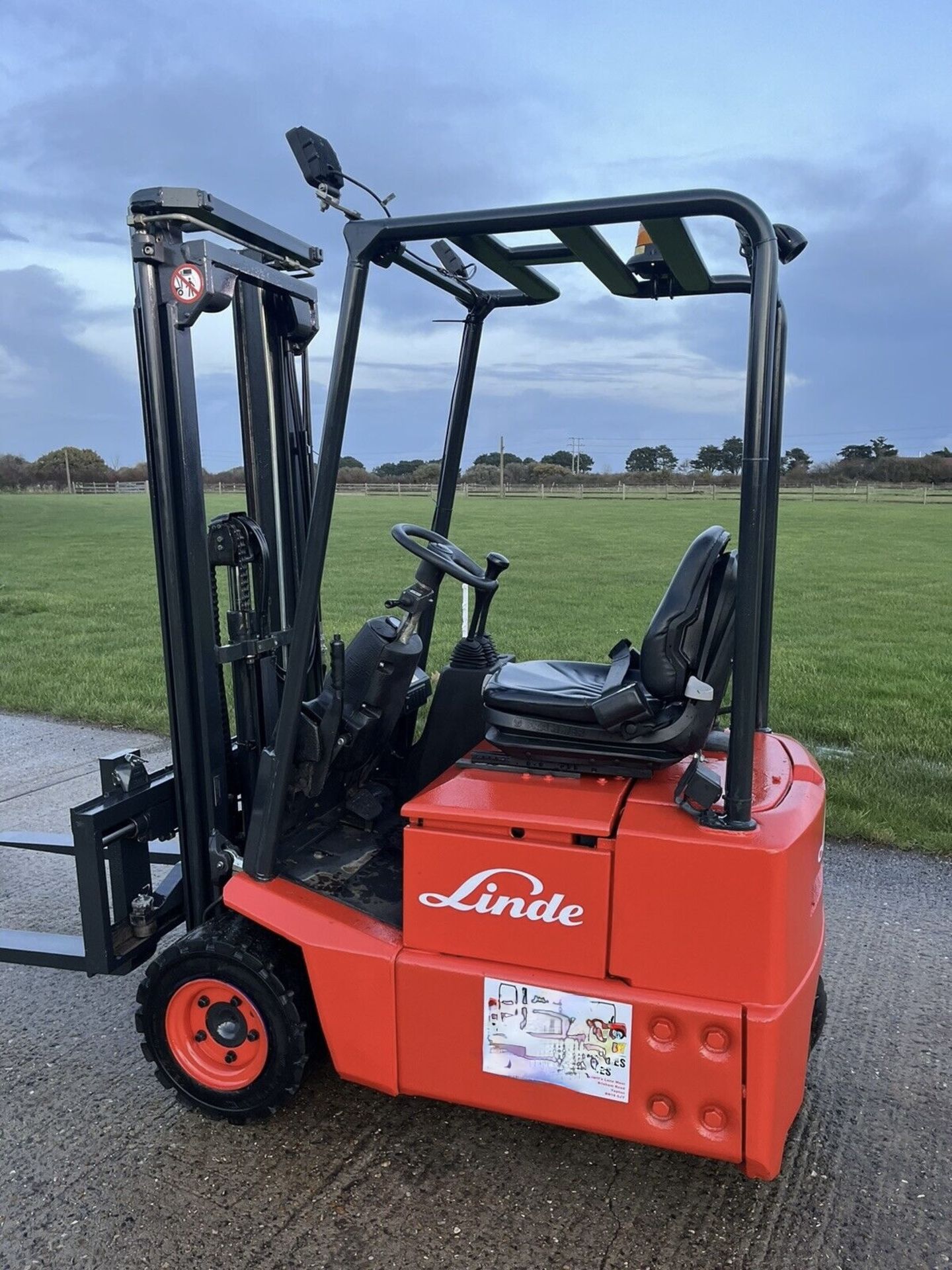LINDE 1.2 Electric Forklift Truck Container Spec - Image 3 of 6