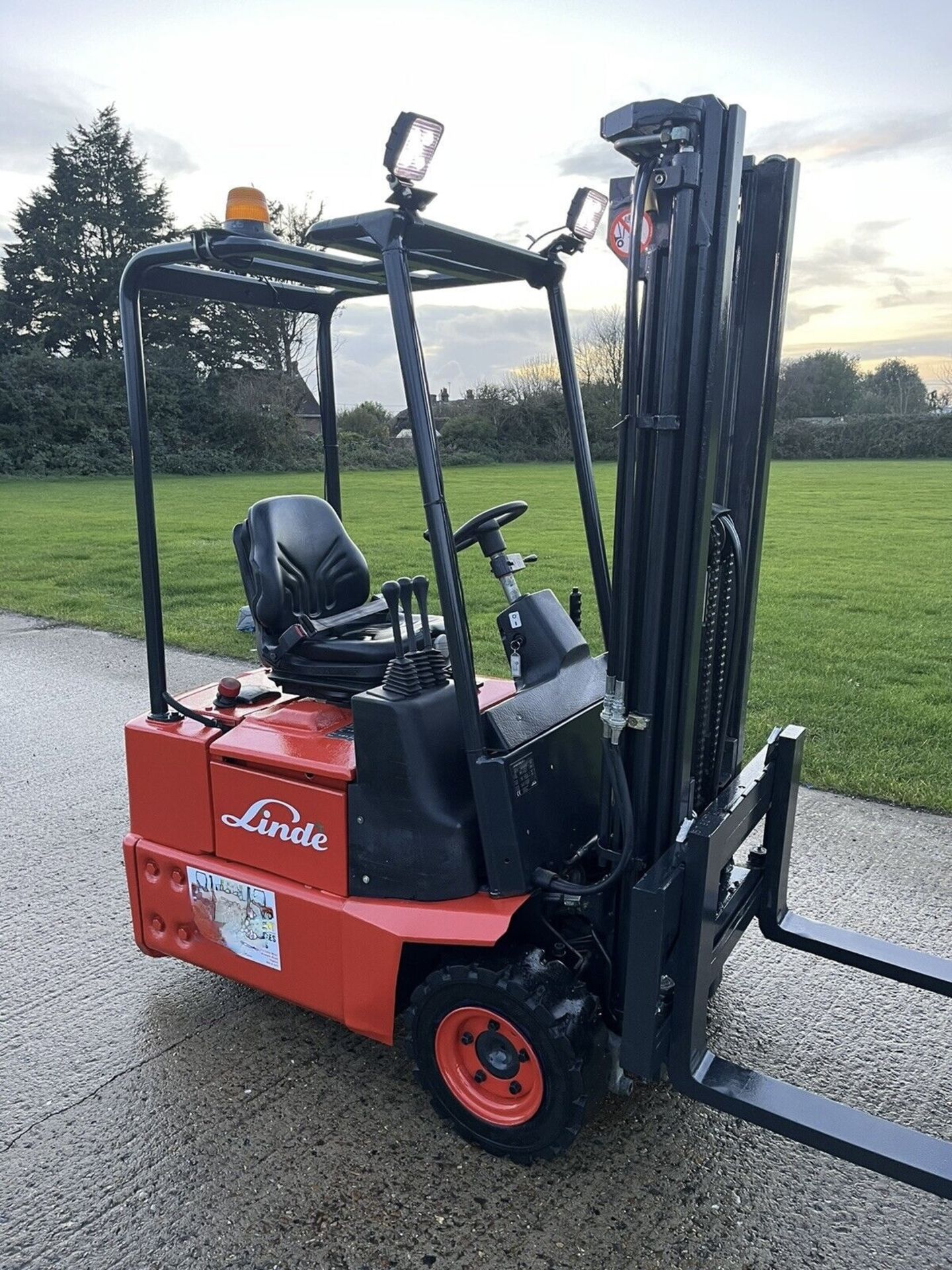 LINDE 1.2 Electric Forklift Truck Container Spec - Image 6 of 6