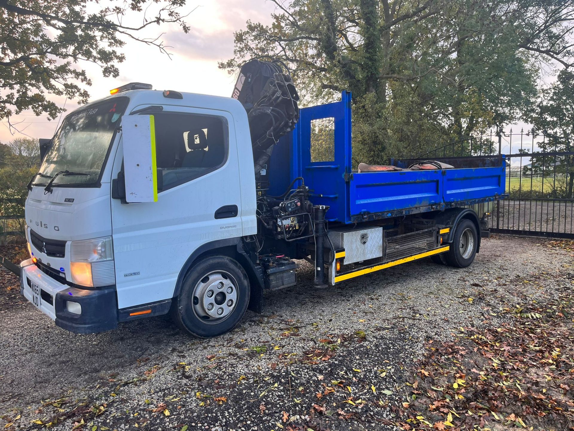 2015 - 65 REG MITSUBISHI FUSO Canter Tipper / Grab Lorry. - Image 8 of 17