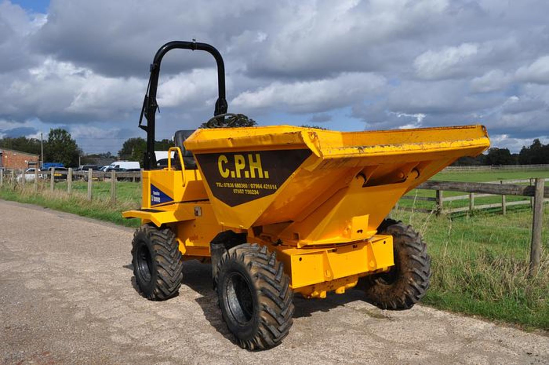 2004 THWAITES 3 TONNE SWIVEL DUMPER - Image 10 of 10