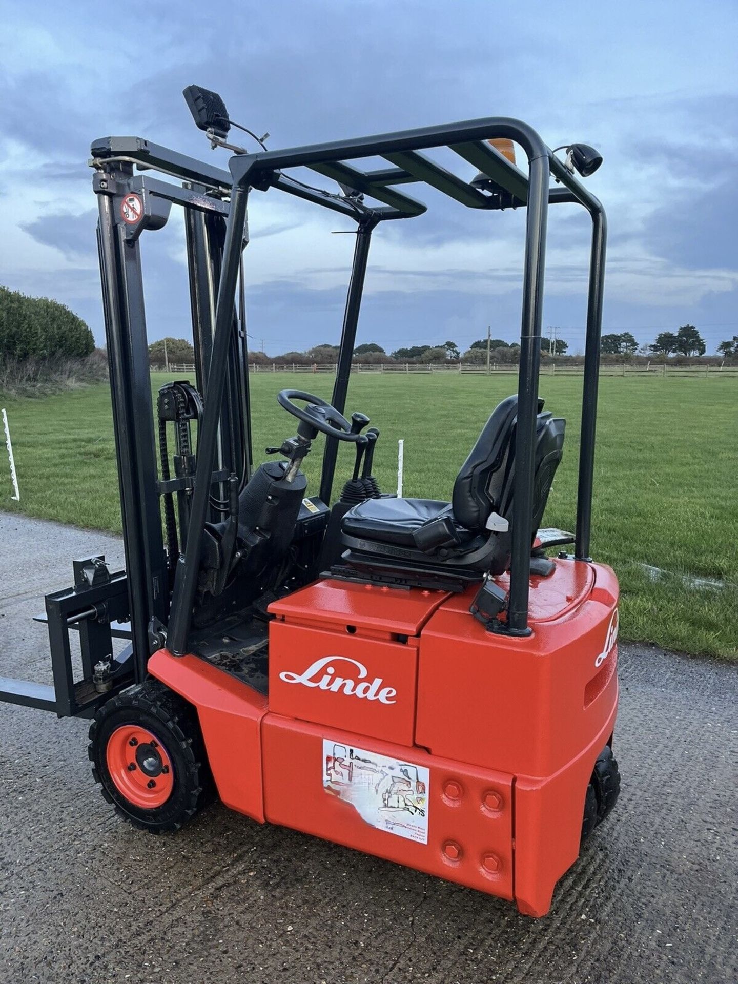 LINDE 1.2 Electric Forklift Truck Container Spec - Image 2 of 6