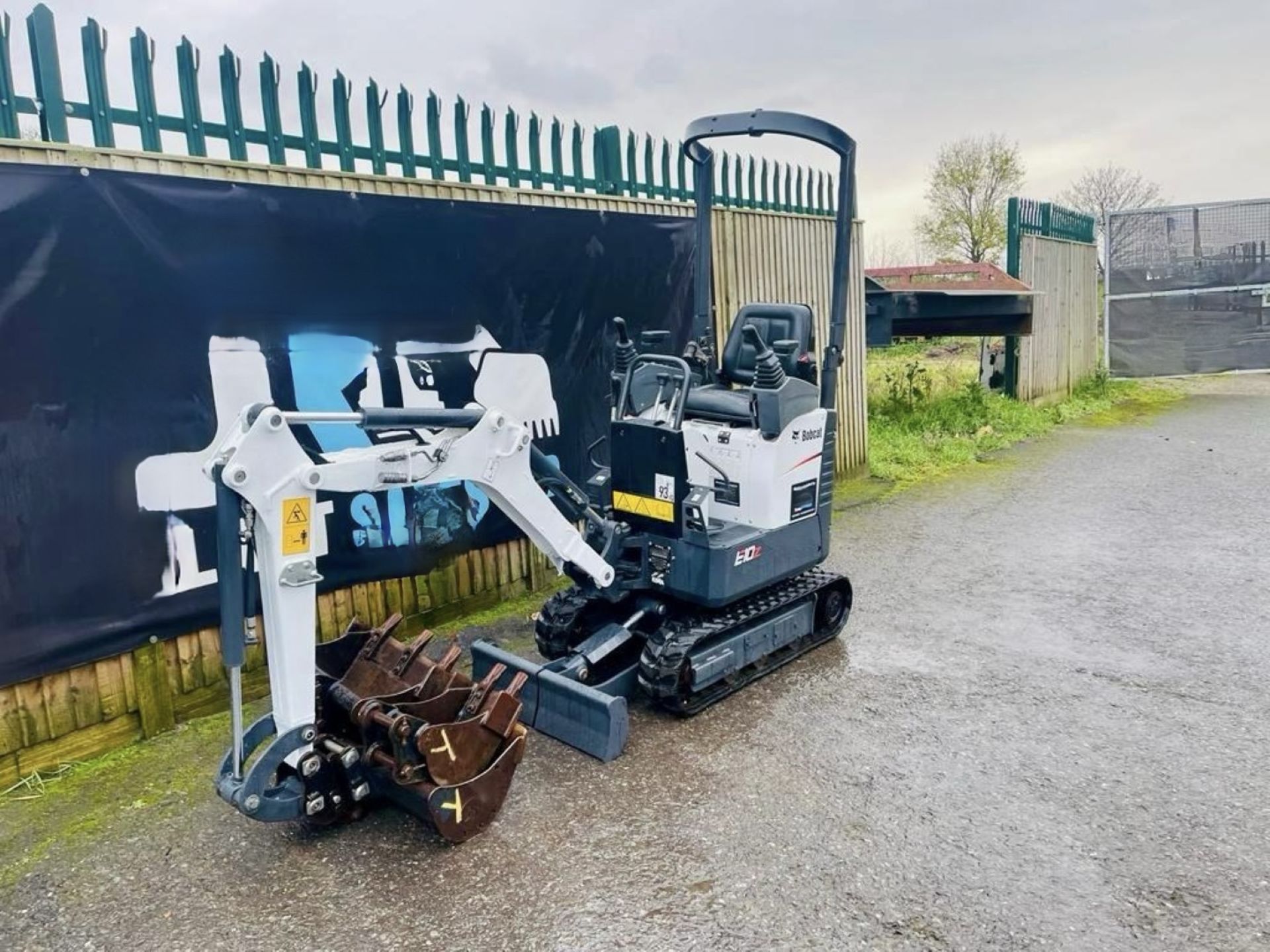 BOBCAT E10Z EXCAVATOR - Image 2 of 13