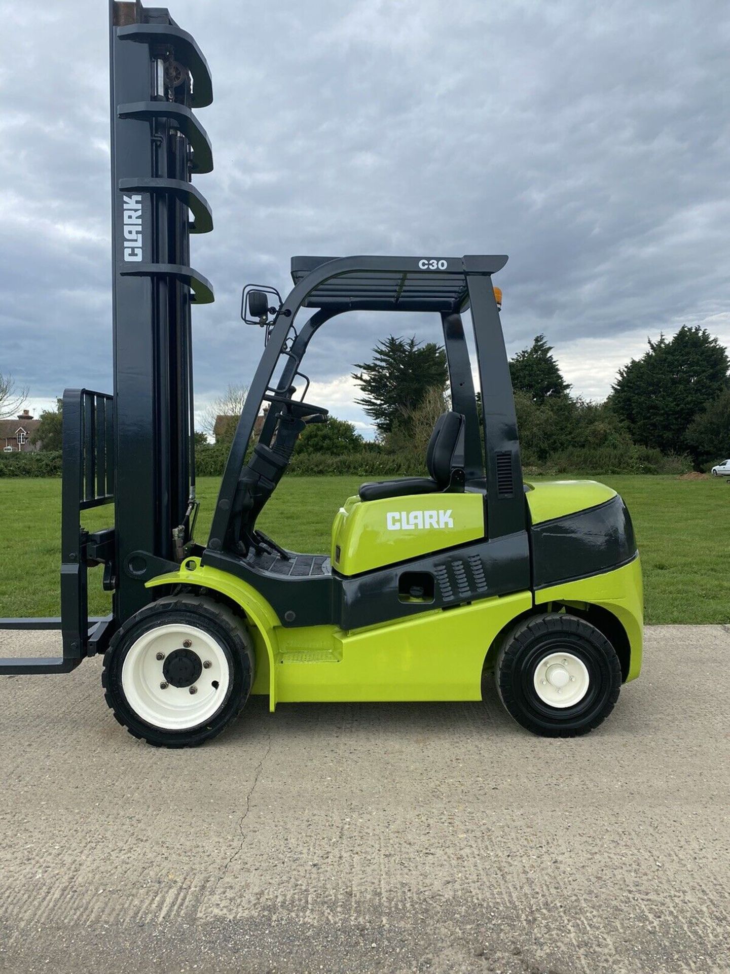 2015 CLARK - Diesel Forklift Truck - Image 8 of 8