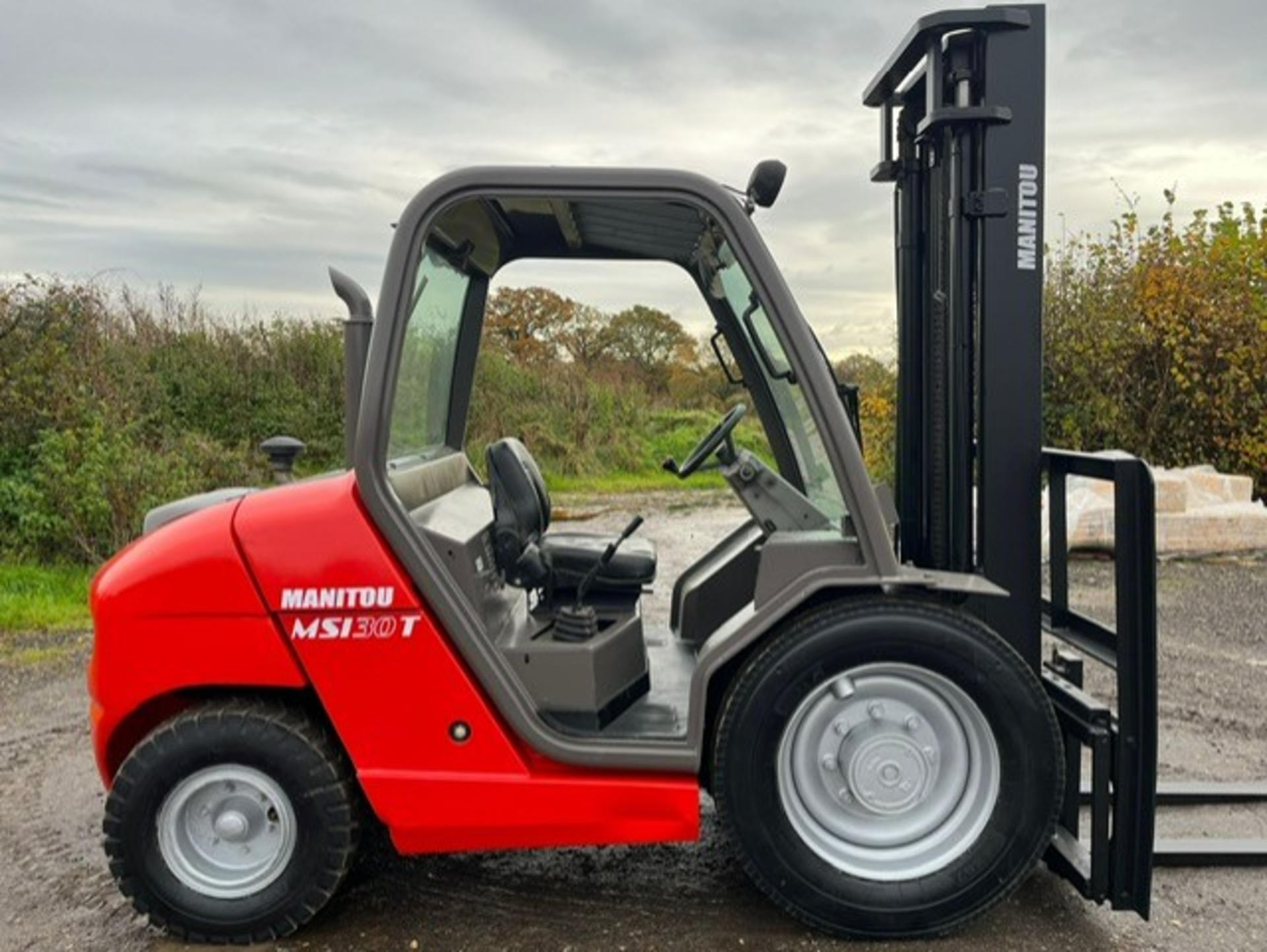 2012, MANITOU MSI30, 3 Tonne 2WD - Rough Terrain Forklift - Image 4 of 7