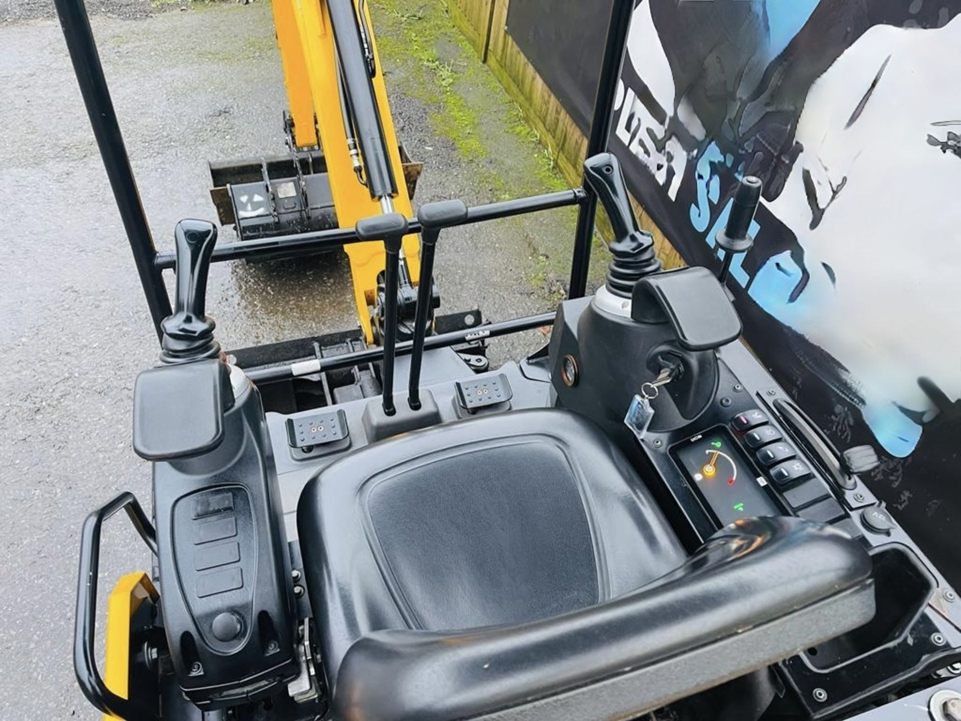 JCB 16C-1 EXCAVATOR - Image 8 of 13