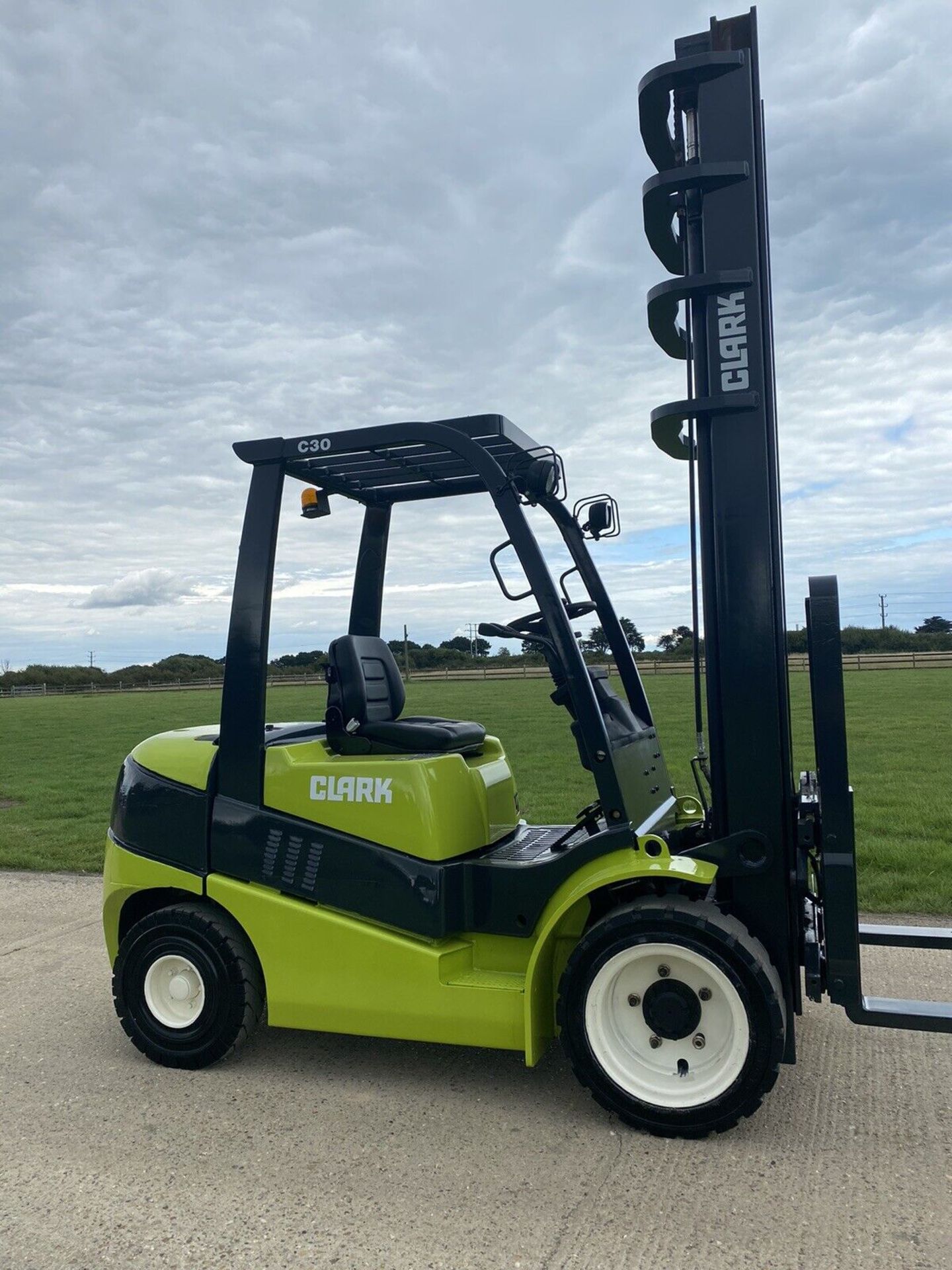 2015 CLARK - Diesel Forklift Truck - Bild 3 aus 8