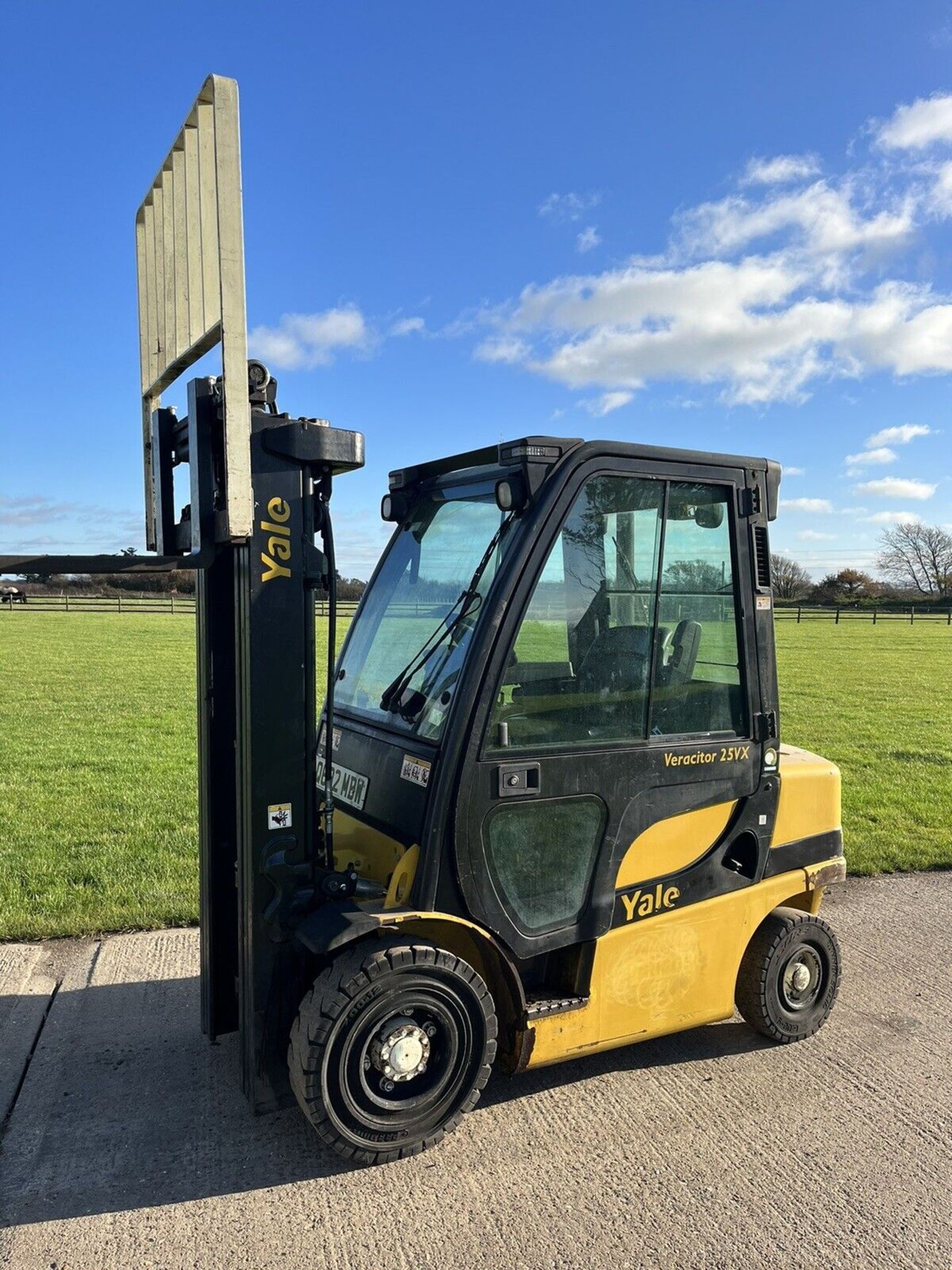 2016, YALE 2.5 Diesel Forklift Truck (container spec) with full heated cab