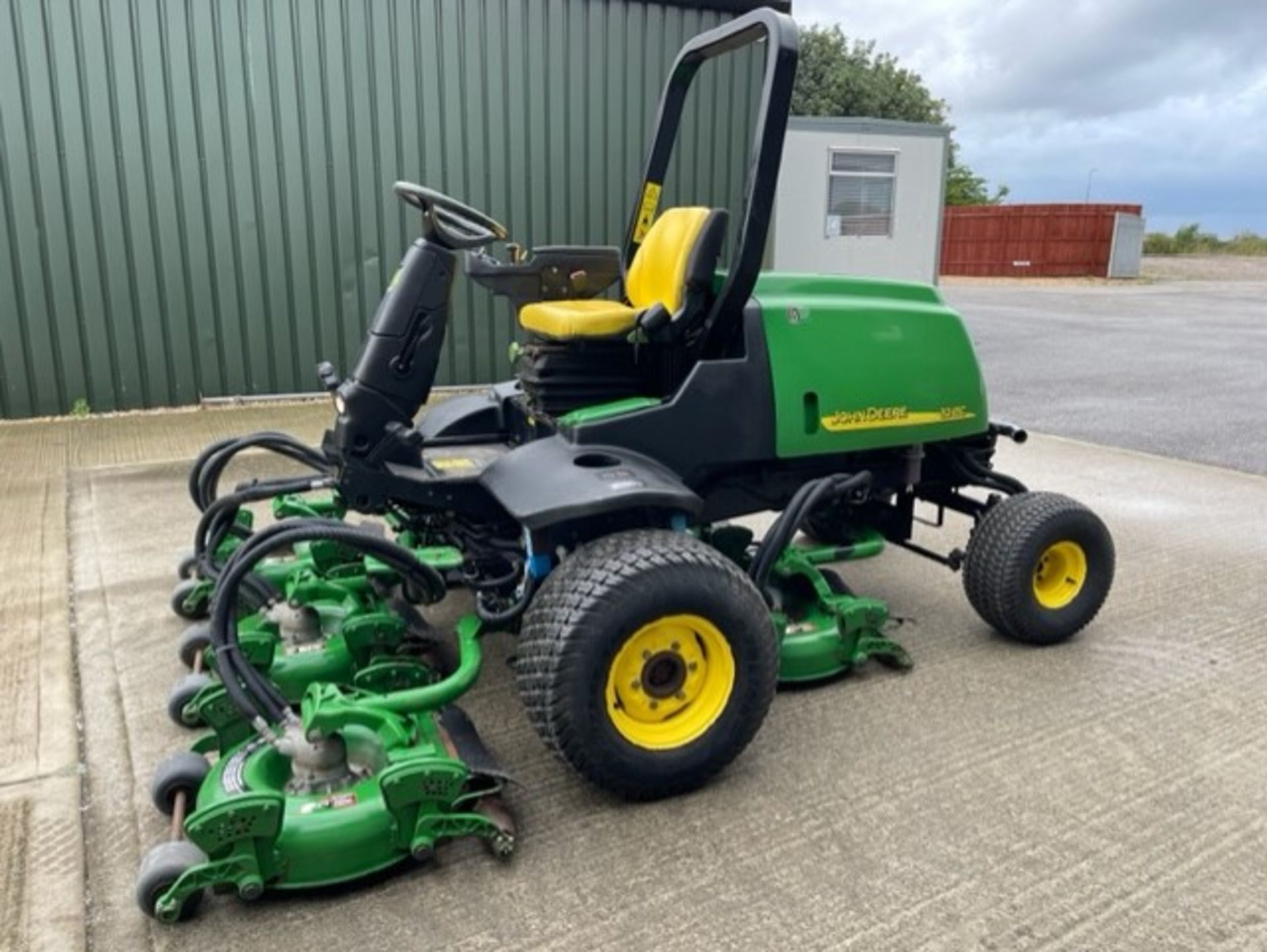 JOHN DEERE 3245C FAIRWAY MOWER