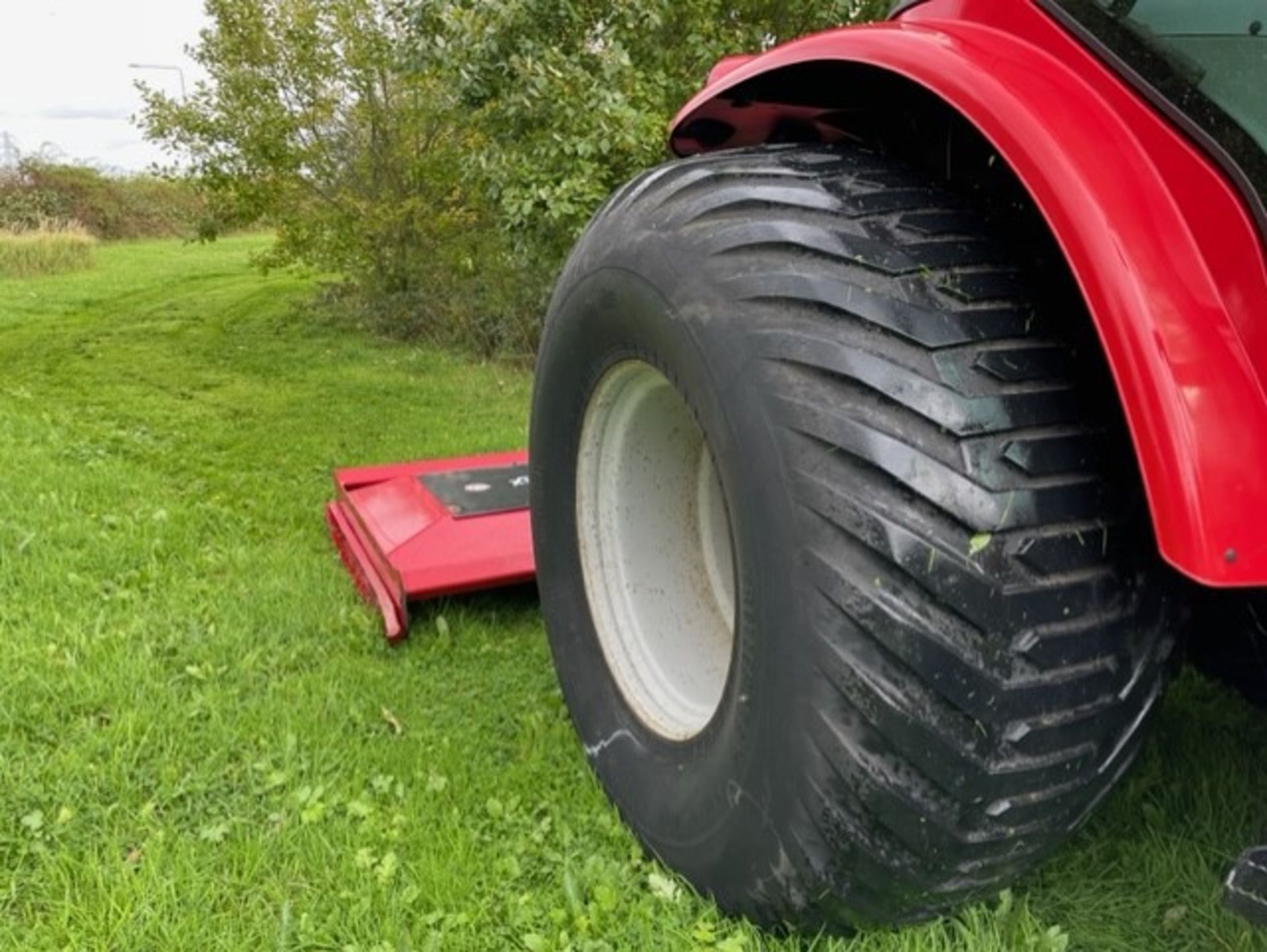 2005, MASSEY FERGUSON 5435 Tractor - Image 4 of 9