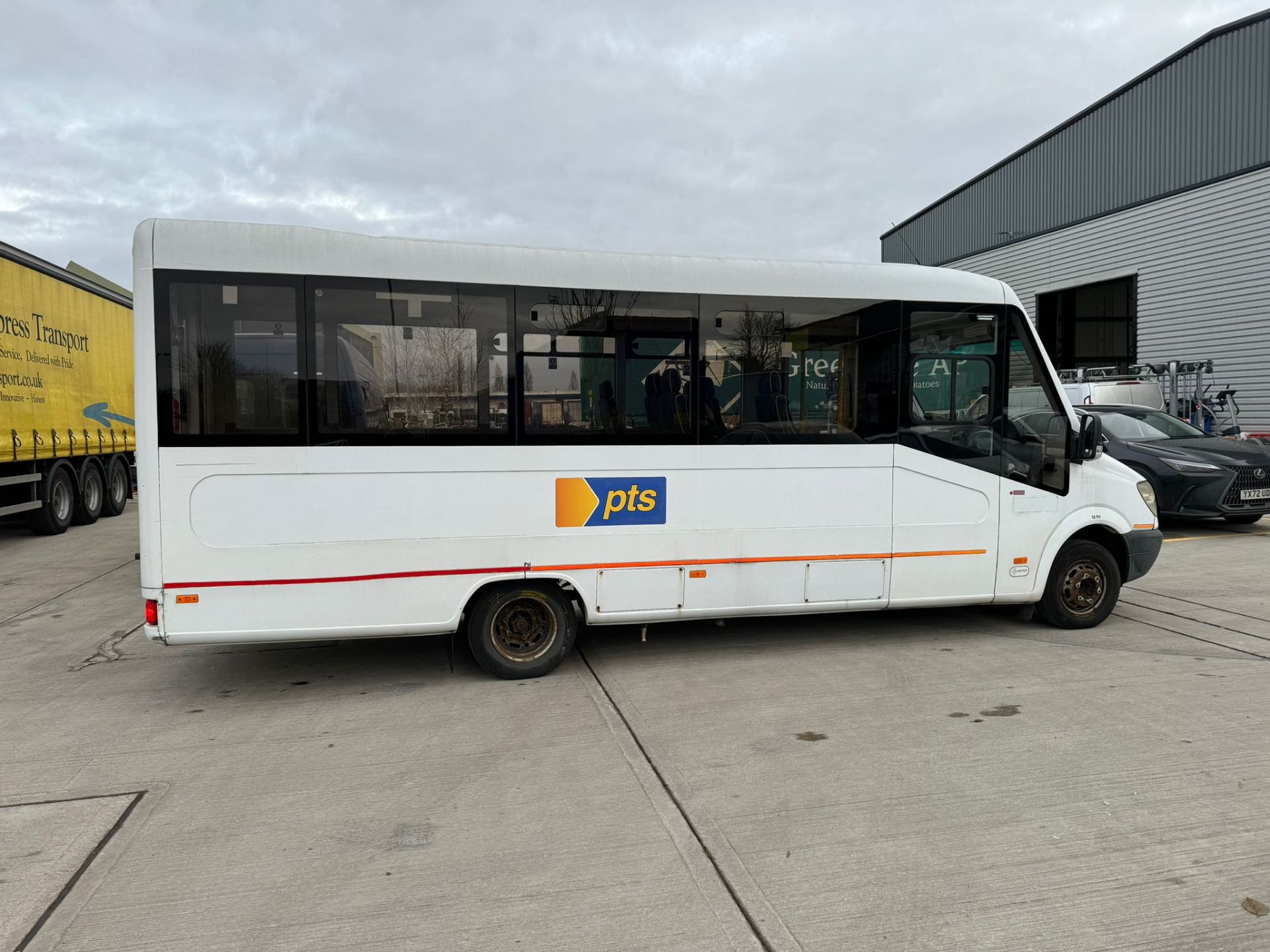 EX-COUNCIL FLEET VEHICLE - 2008, Mercedes-Benz Sprinter (WX08 BGV) Welfare Bus - Image 5 of 25