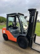 2018 TOYOTA, 3.5 Tonne Diesel Forklift (Triple Mast)