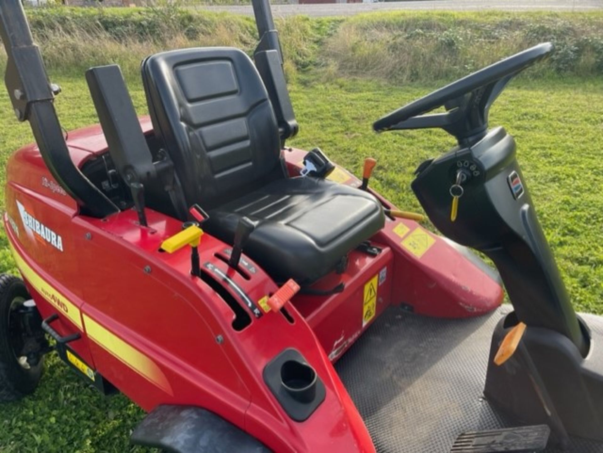 2018, SHIBAURA CM374 OUTFRONT MOWER WITH DECK & BLOWER - Image 7 of 13