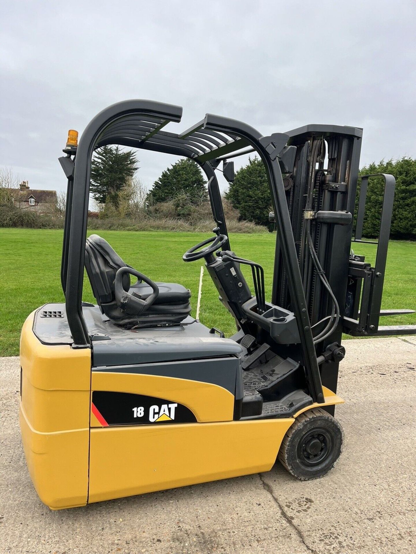 CATERPILLAR 1.8 Electric Forklift Truck (Container Spec) - Image 4 of 4
