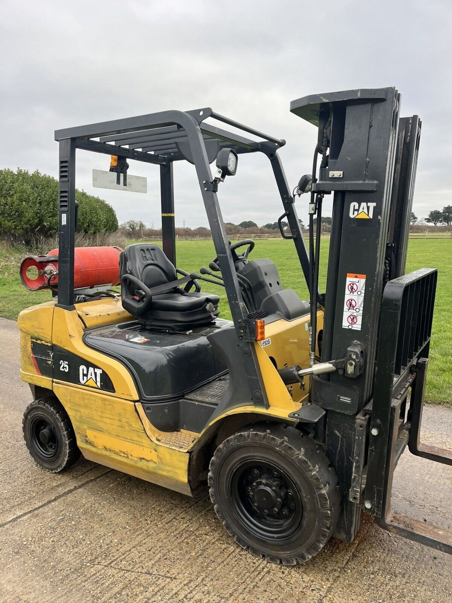 2017, CATERPILLAR 2.5 Tonne Gas Forklift (Container) Triple Mast - Image 6 of 6