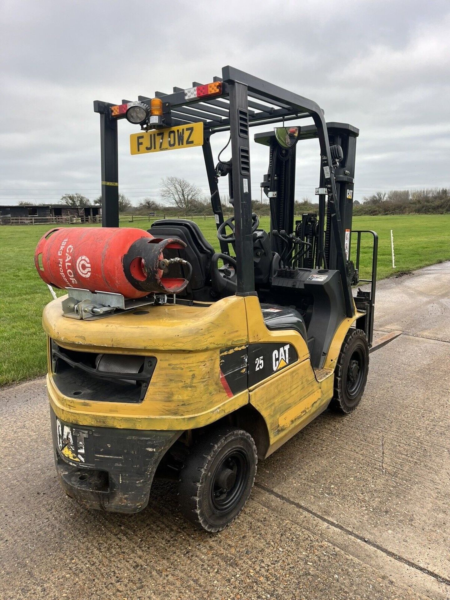 2017, CATERPILLAR 2.5 Tonne Gas Forklift (Container) Triple Mast - Image 3 of 6