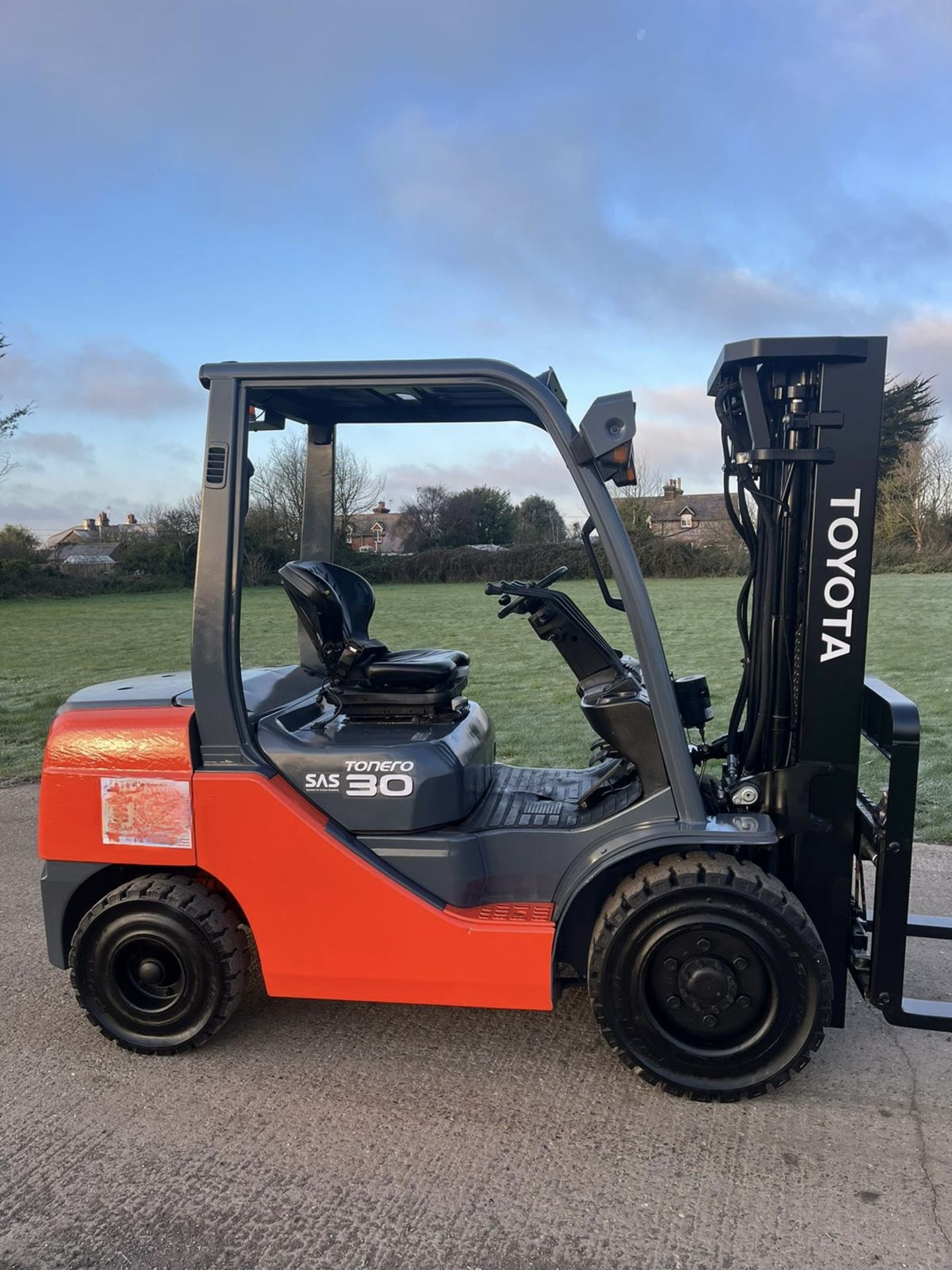 TOYOTYA, 3 Tonne Diesel Forklift (container spec triple) - Image 4 of 7