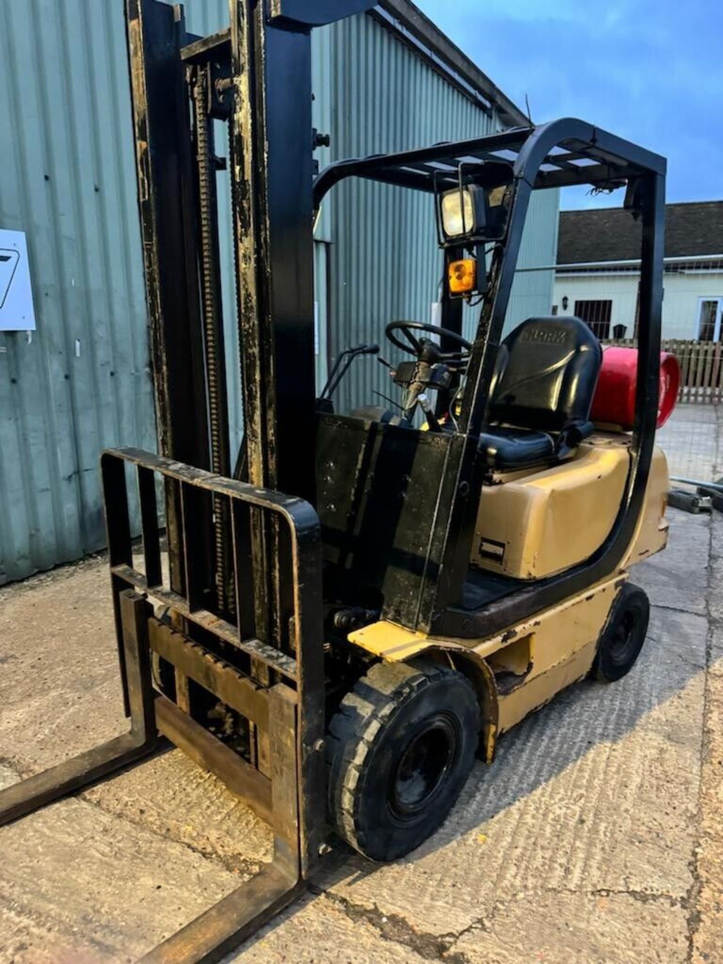 CLARK 2 Ton Gas Forklift