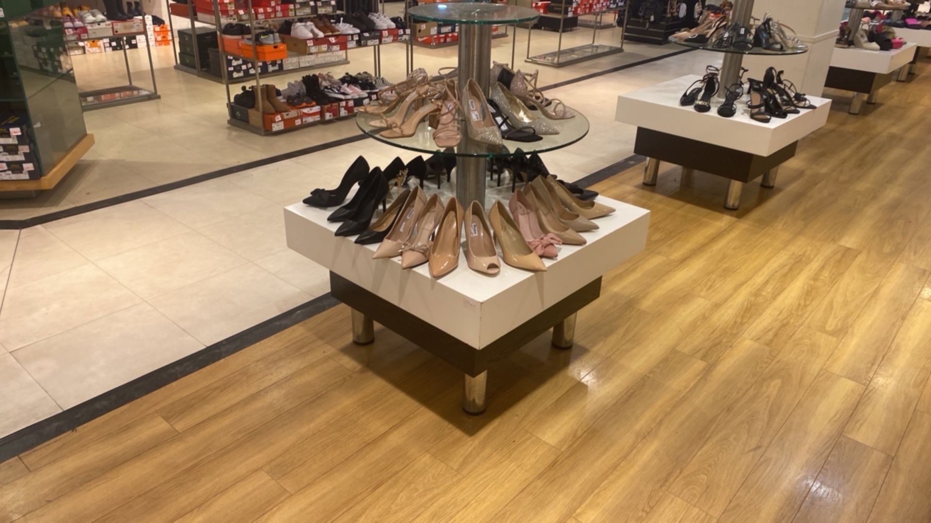 Shoe Retail Display Units x4 - Image 3 of 4