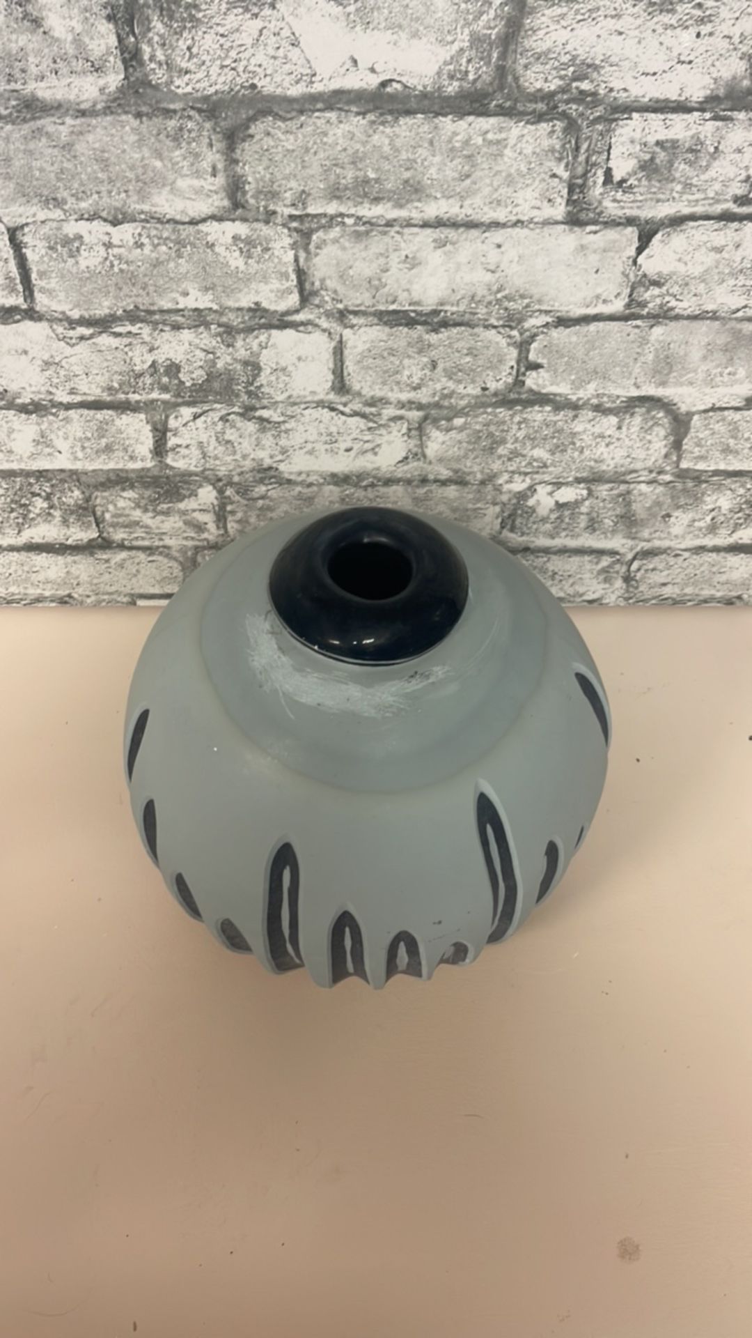 AMARA Grey Stoneware Vase - Image 2 of 2