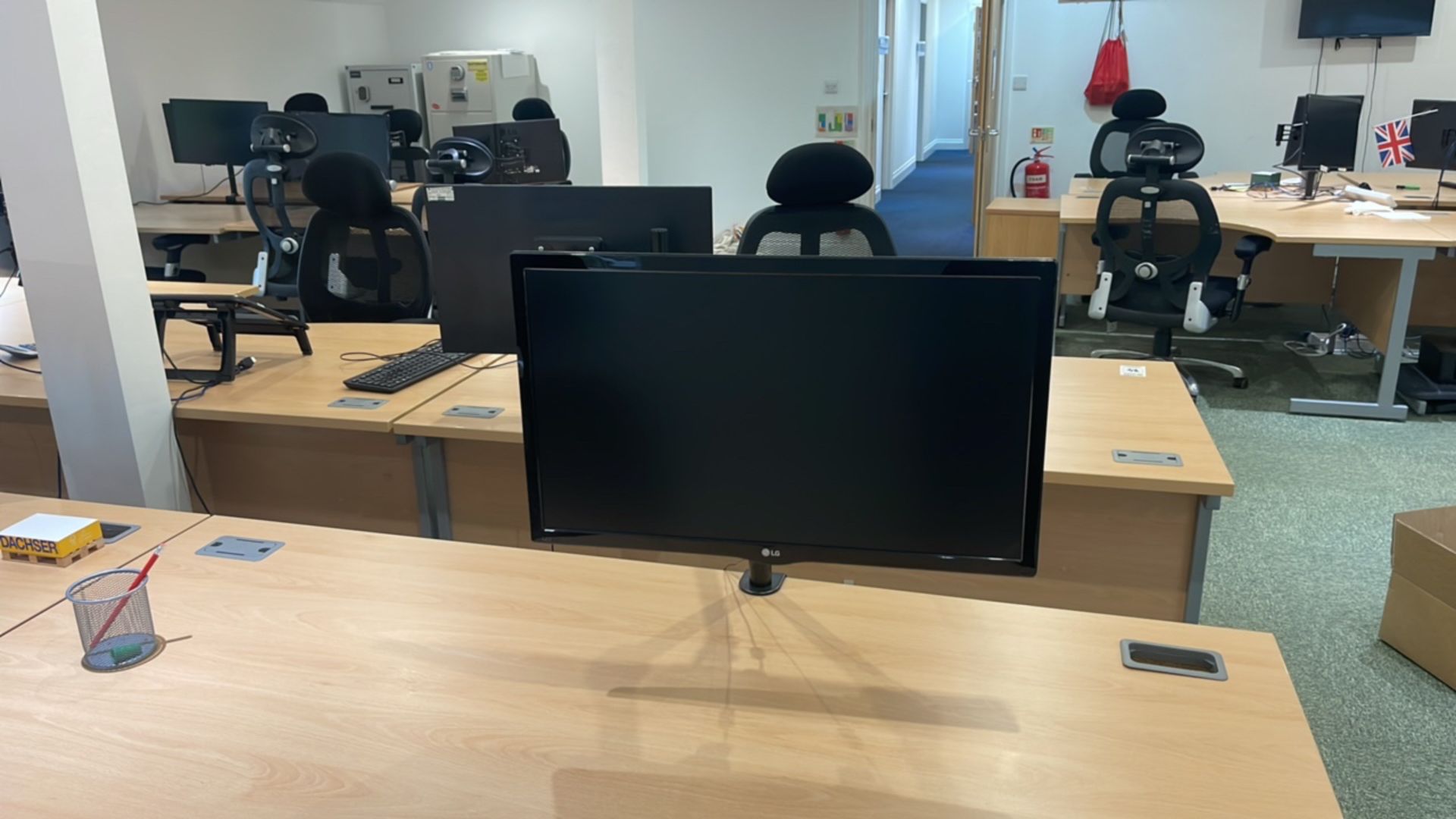 Bank Of 3 Desks, Chairs, Monitors & Drawers - Image 3 of 7