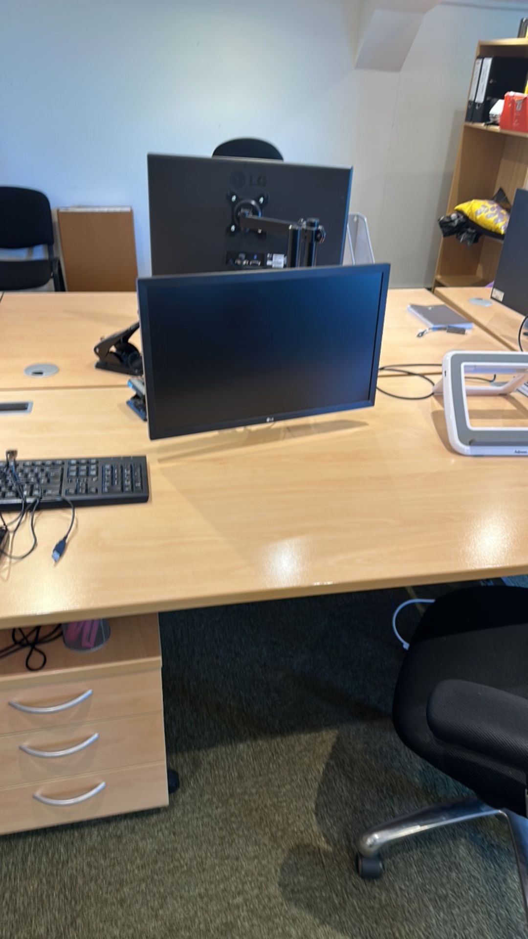 Bank of pine affect desks with monitors, chairs and keyboards - x7 - Image 5 of 6