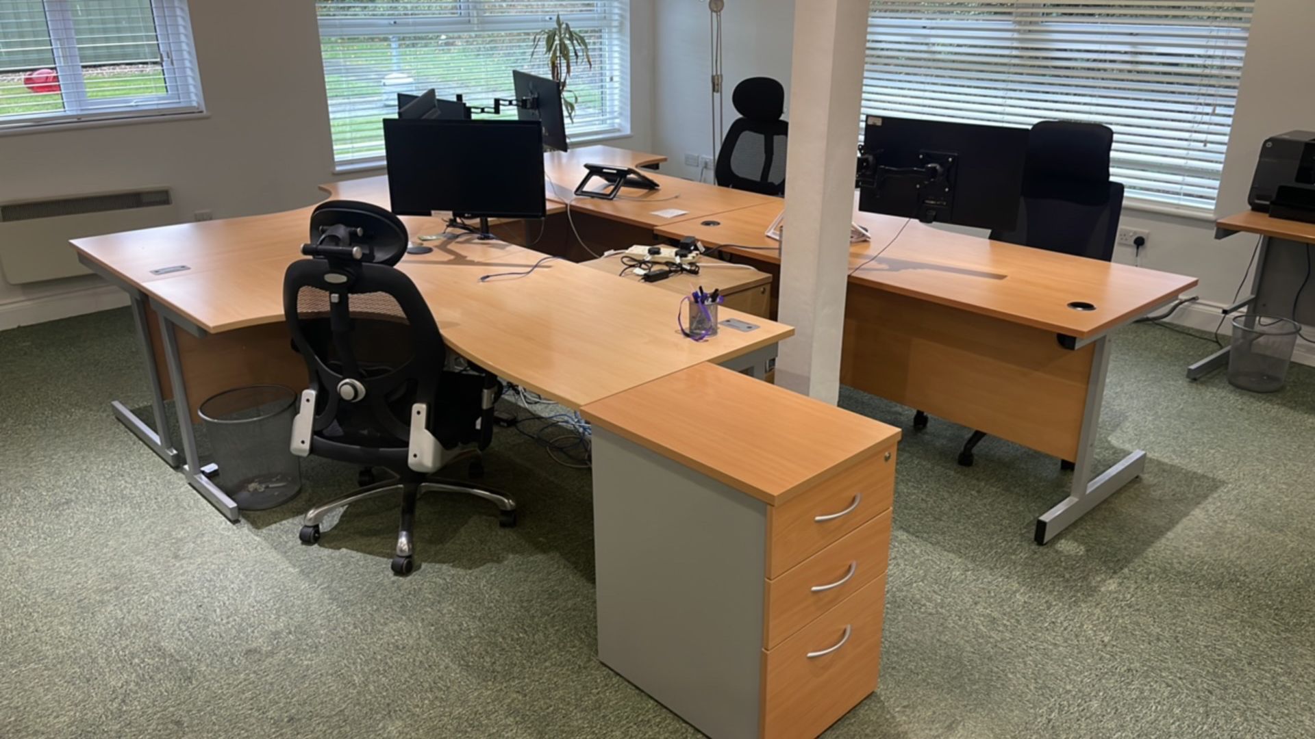 Bank Of 4 x Curved Desks, Monitors & Chairs