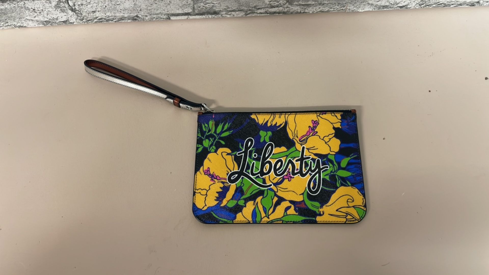 Liberty clutch