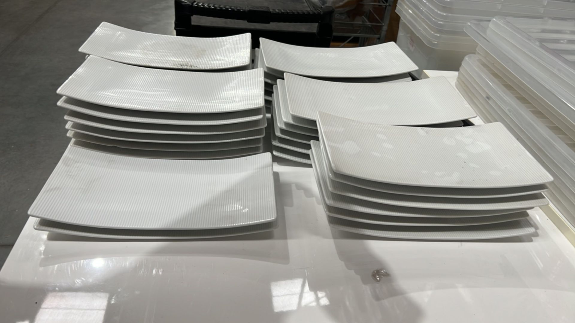 Curved Plates x32 - Image 2 of 3
