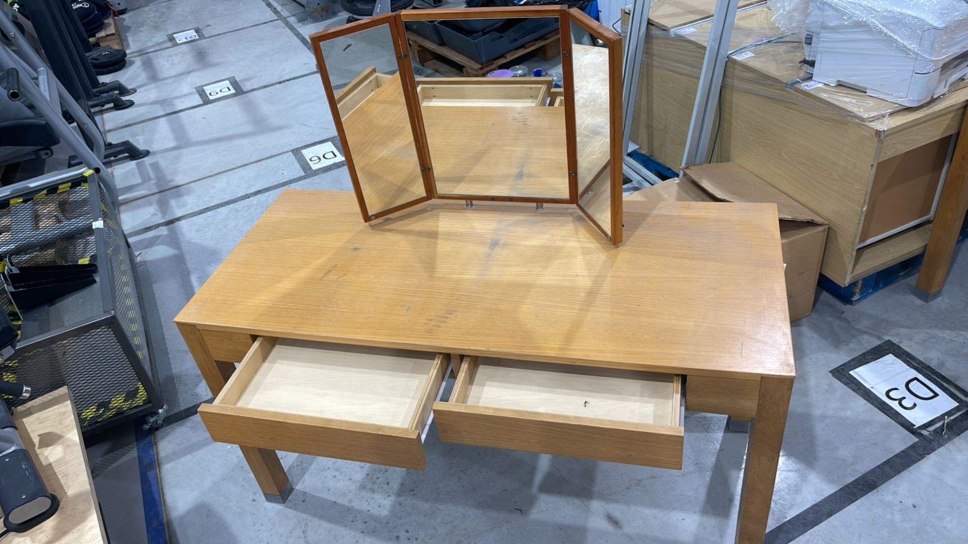 Dressing Table With Mirror