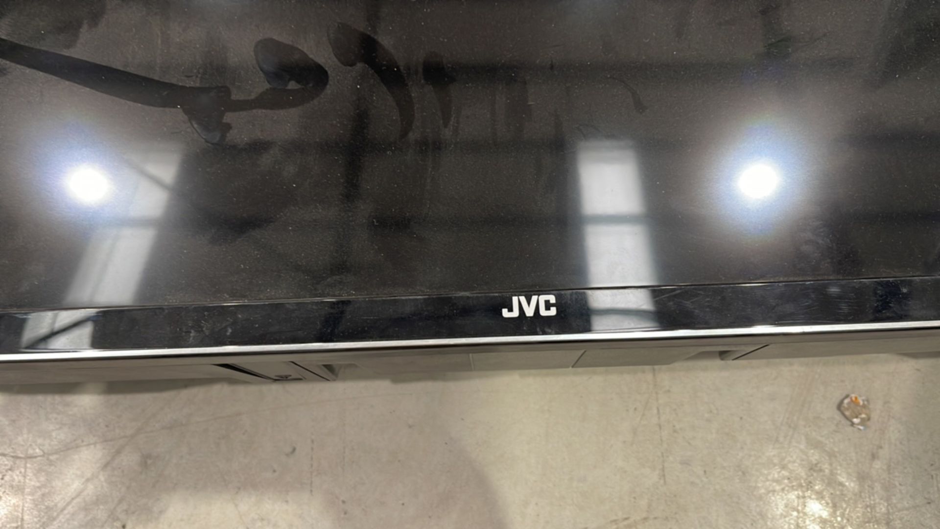 JVC 42 TV - Image 2 of 4