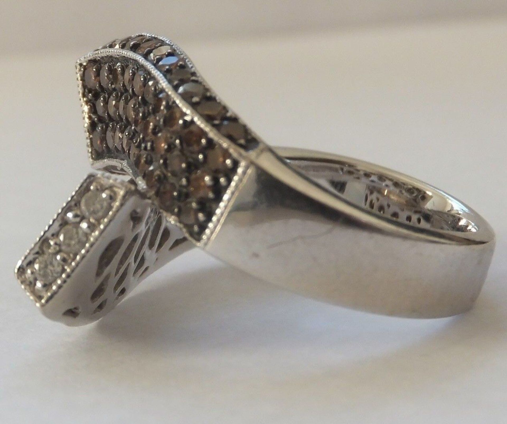 18k Gold Diamond Designer Ring - Image 2 of 3