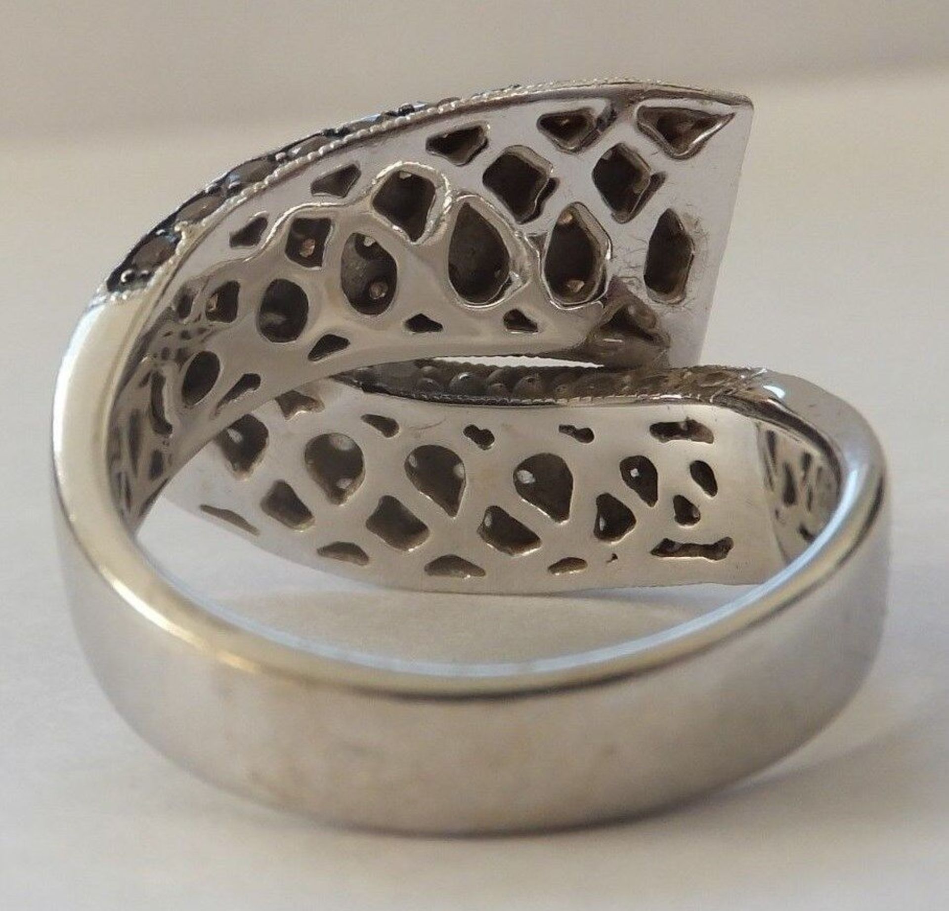 18k Gold Diamond Designer Ring - Image 3 of 3