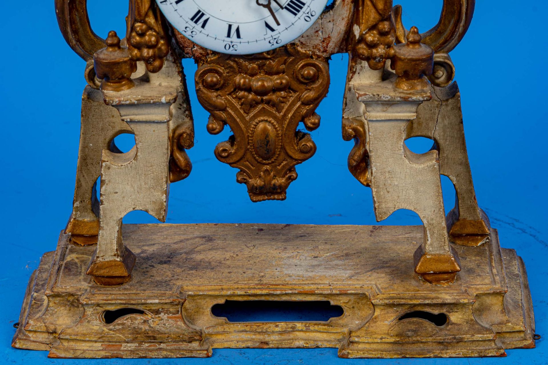 Antiker Taschenuhren - Ständer, Louis XVI, 18./ 19. Jhdt., vollplastisch geschnitzt, teilweise durc - Bild 5 aus 9