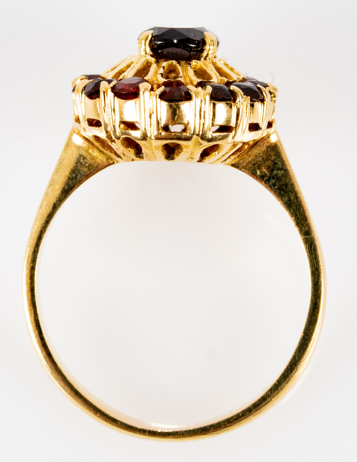 Stilvoller 14 kt. Gelbgold Damenring mit Granatbesatz in Blütenform. Ringinnendurchmesser ca. 16 mm - Image 4 of 6