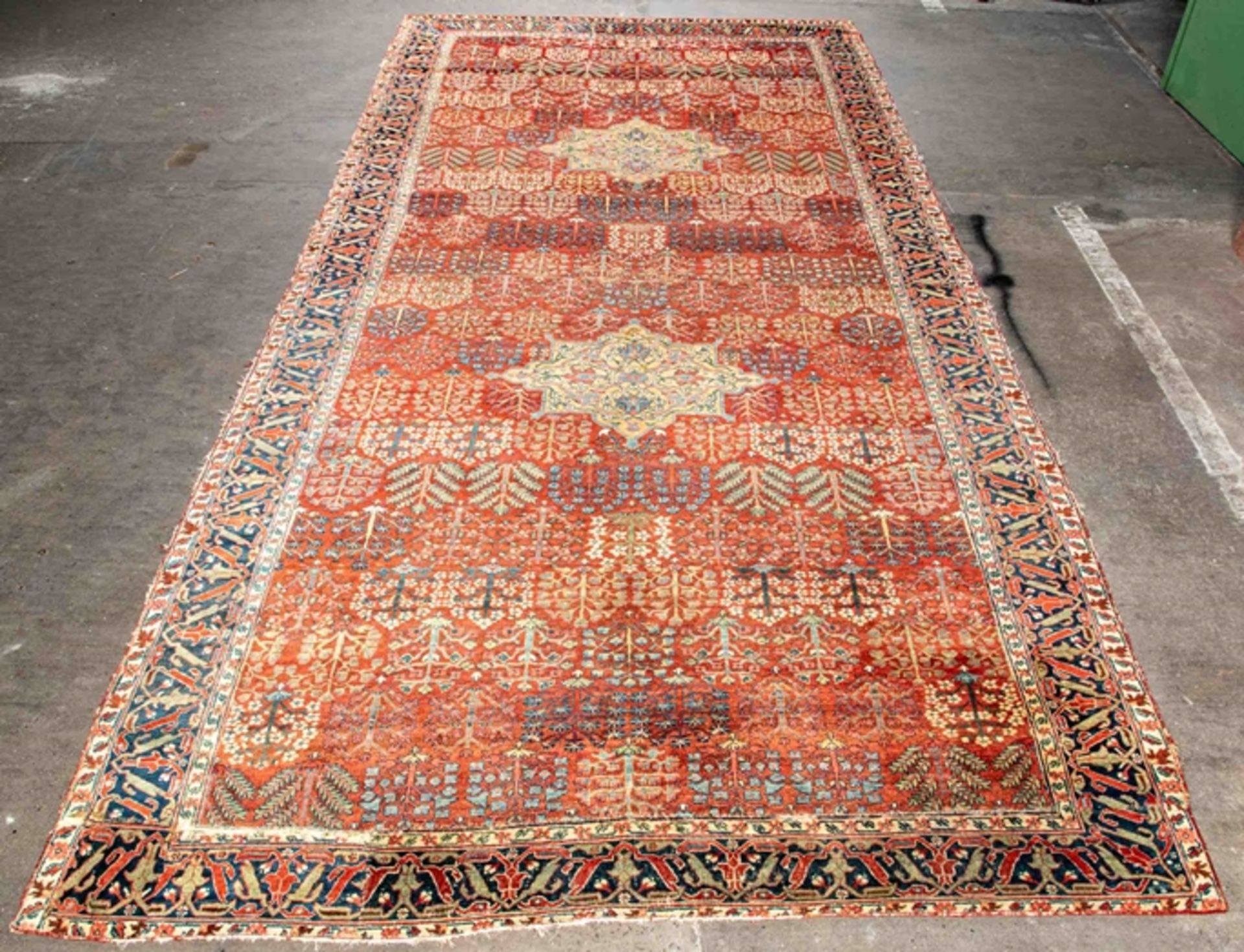 Früher nordwestpersischer Teppich, Mitte 18. Jhdt. oder früher. Format ca. 480 x 232 cm. Schafschur - Bild 11 aus 27