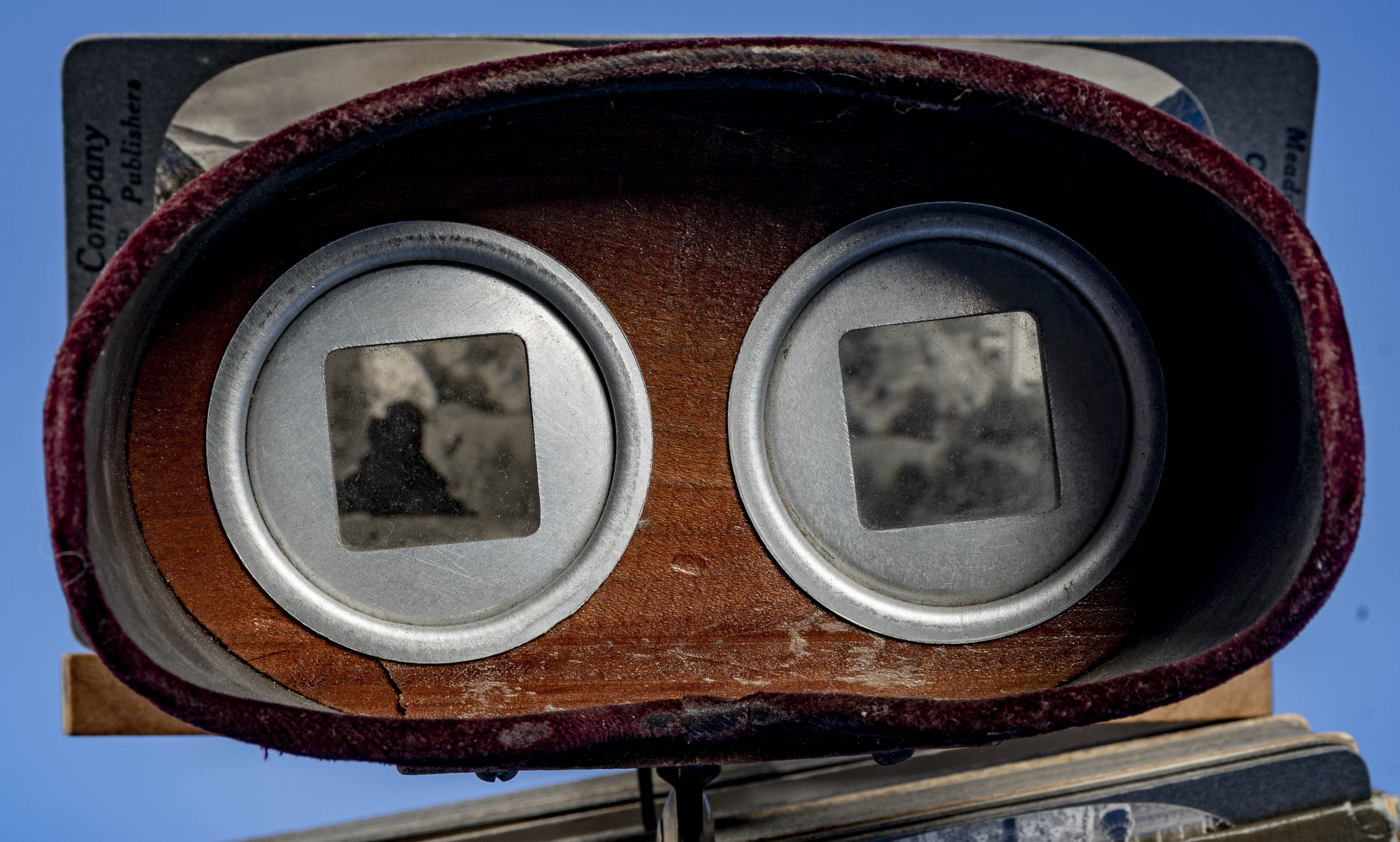 Stereo-Raumlichtbetrachter, sog. STEREOSKOP, mit ca. 79 Bildtafeln, u.a. Ägypten & Asien. Gestell b - Image 9 of 14