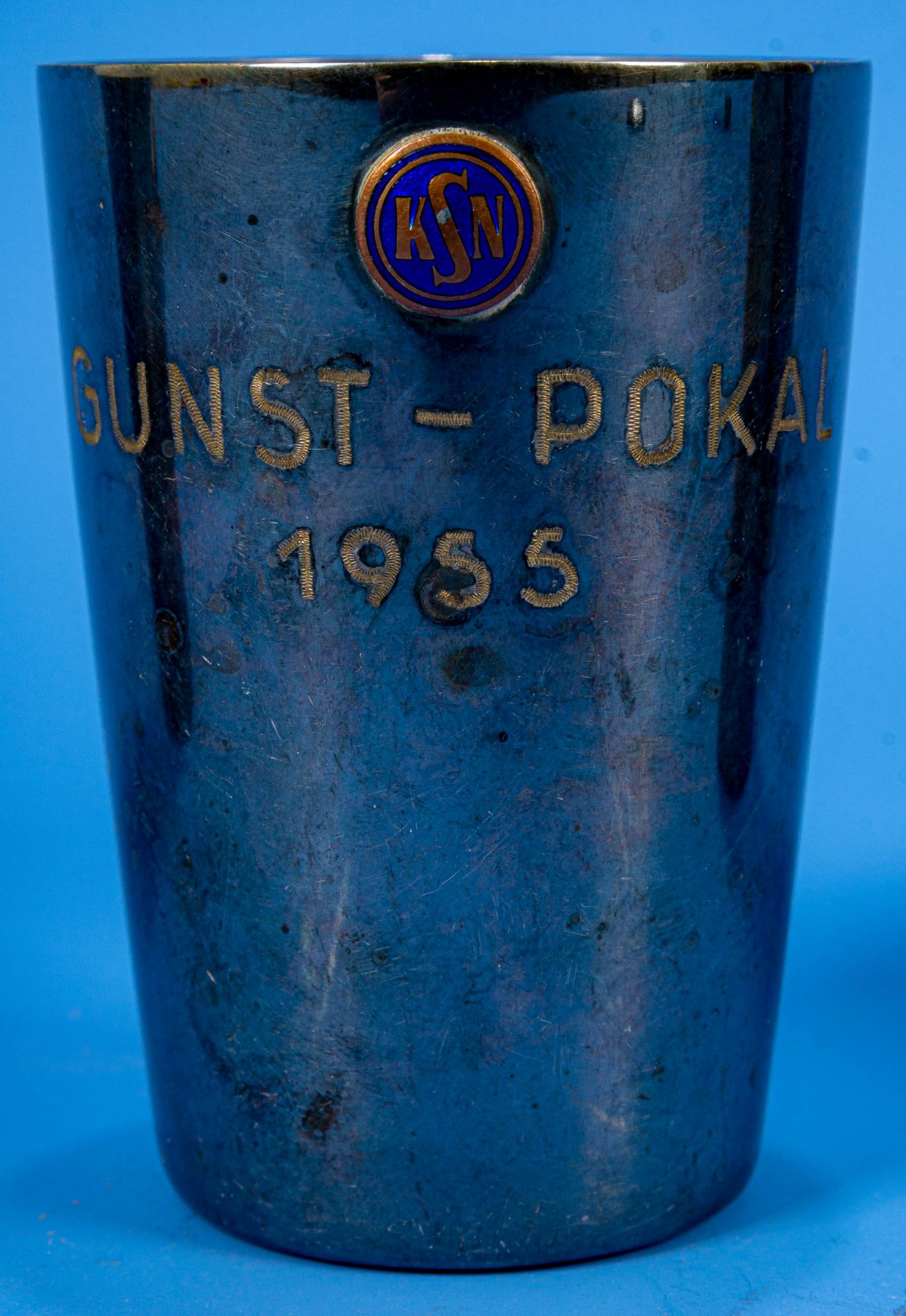 3 x "GUNST" - Pokal aus den Jahren 1954, 1955 & 1957. Versilberte Becher mit aufgelegten, verschied - Bild 4 aus 8