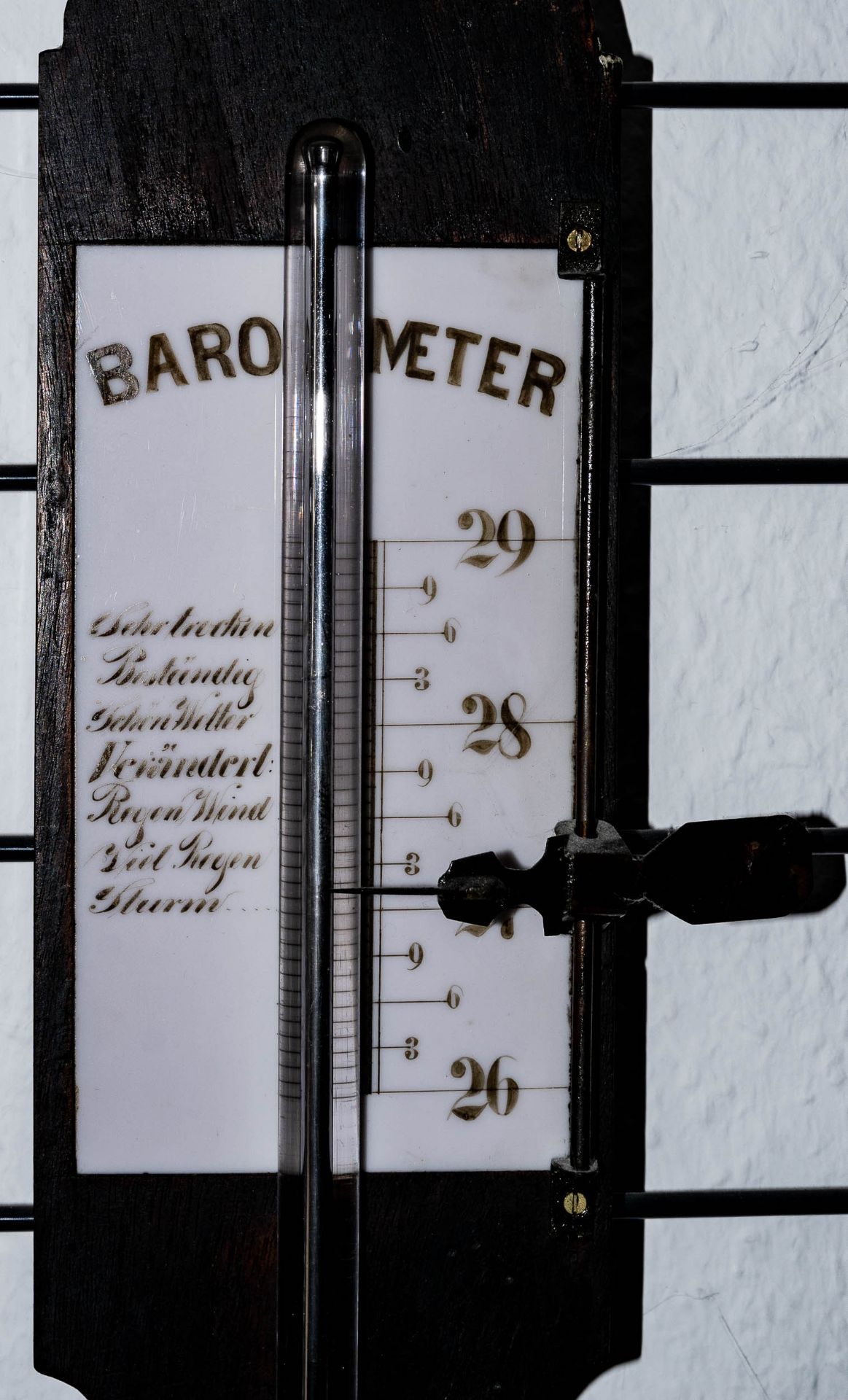 Antikes Stab-Barometer, deutsch um 1900/20, dunkel gebeiztes Eichenholz mit Barometer und Thermomet - Bild 5 aus 5