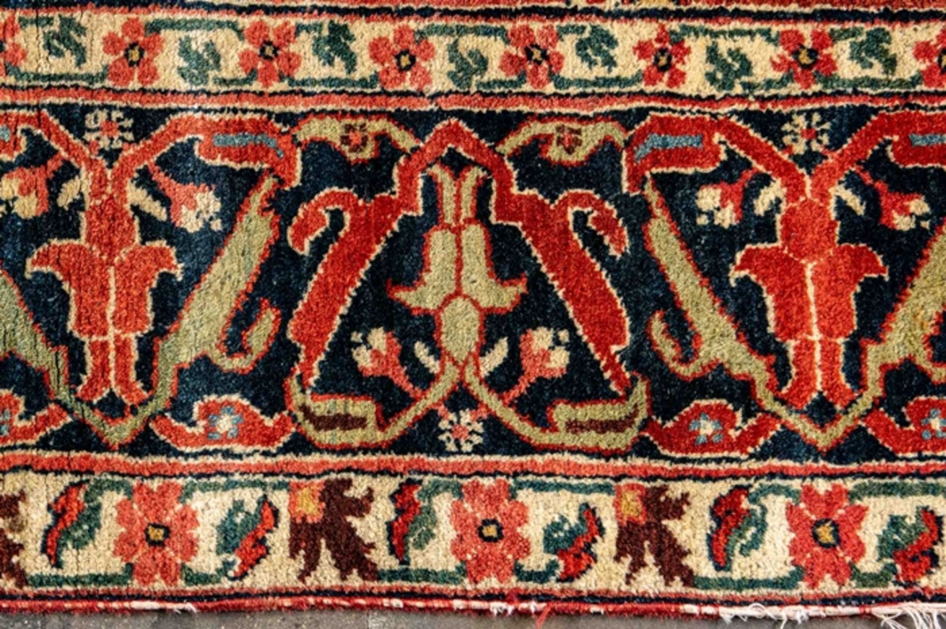 Früher nordwestpersischer Teppich, Mitte 18. Jhdt. oder früher. Format ca. 480 x 232 cm. Schafschur - Image 17 of 27