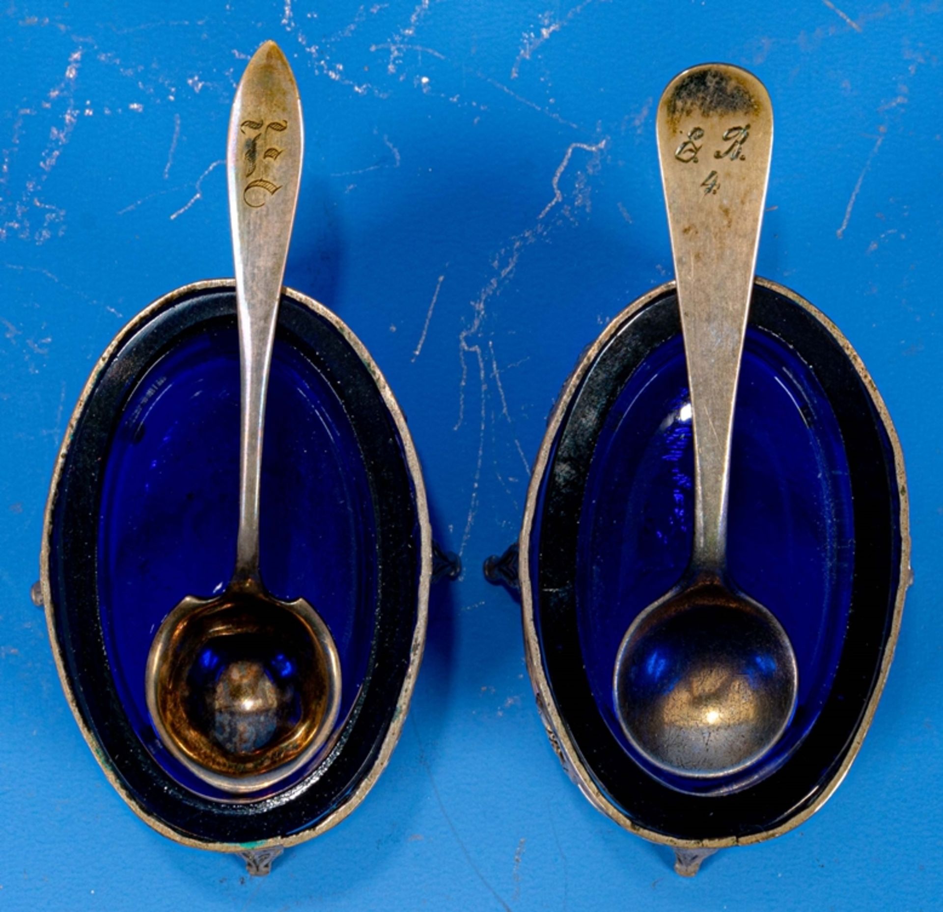 Paar kleiner Neo-Empire Salzgefäße/ Salieren mit orig. blau- violetten Glaseinsätzen. Die Salieren  - Bild 4 aus 9