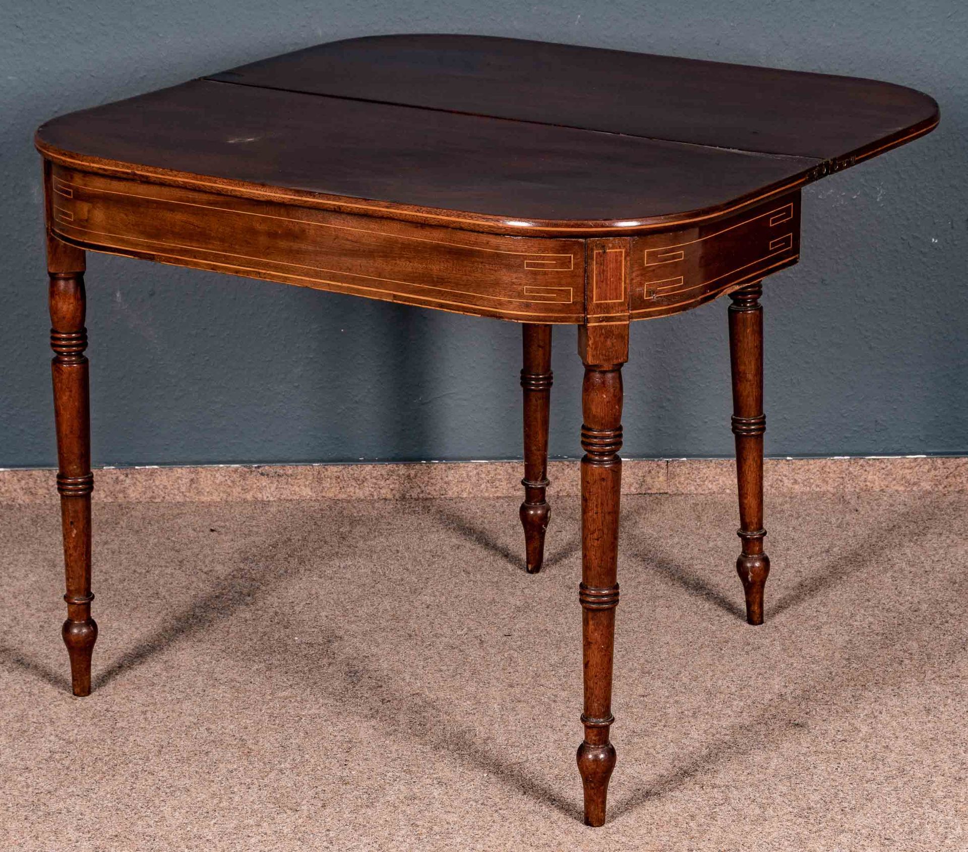 Antiker Konsoltisch/Spieltisch, sog. Teetisch, England um 1800/20, Mahagoni mit feinen Einlagen aus