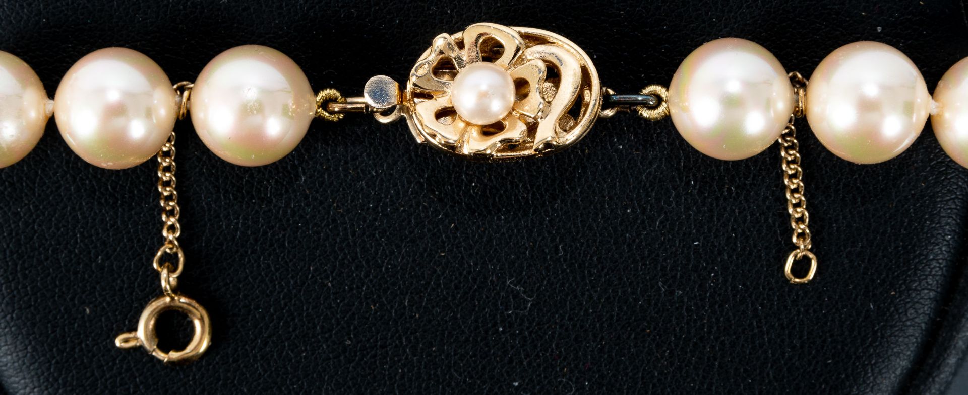 Schwere MAJORICA-Perlenkette, einzeln geknotet, Länge ca. 63 cm, champagnerfarbener Lüster, der Sic - Bild 4 aus 9
