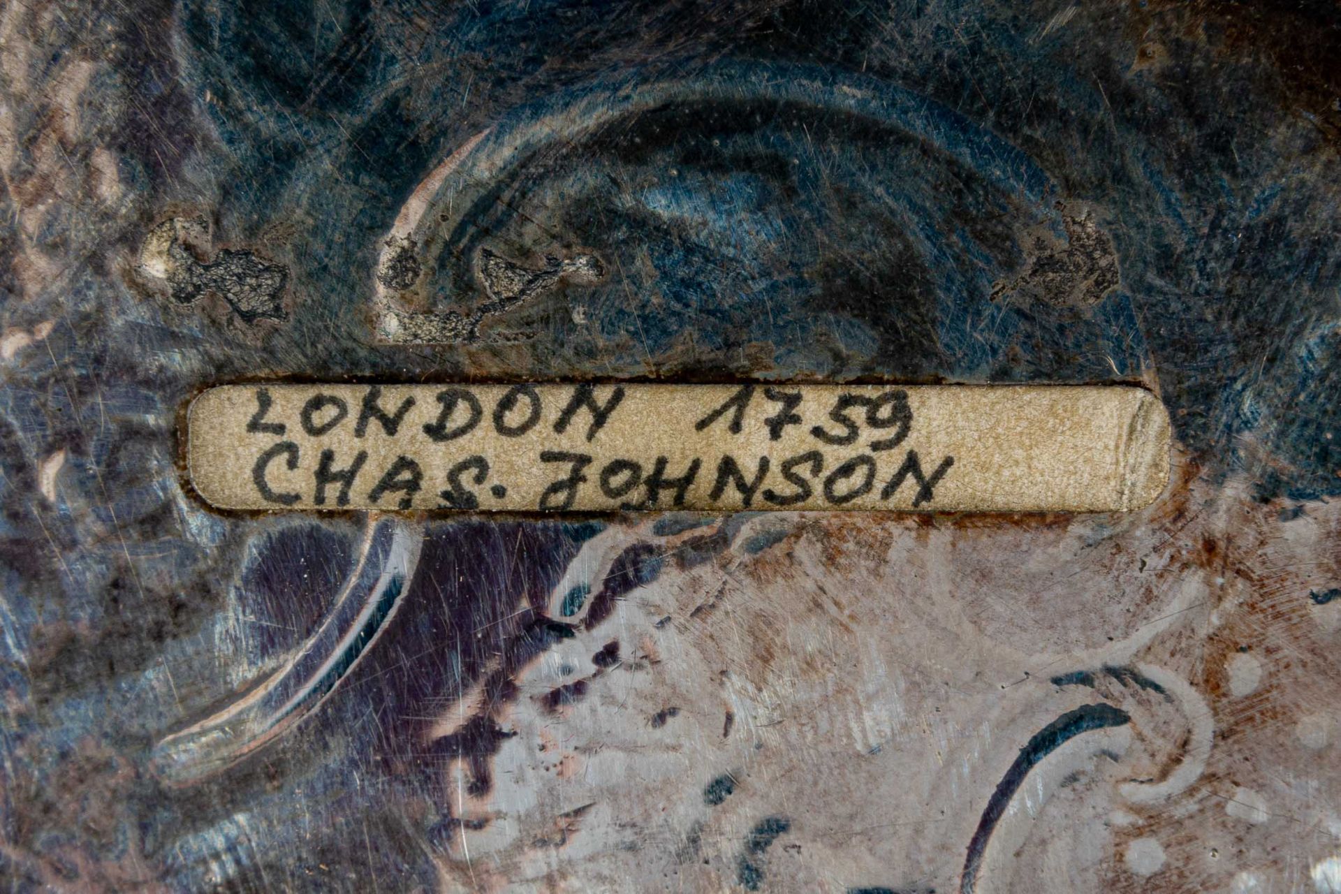 Antiker englischer "Salver", Periode Georg III, Meistermarke: Chas Johnson, London 1759, ca. 503 gr - Bild 9 aus 9