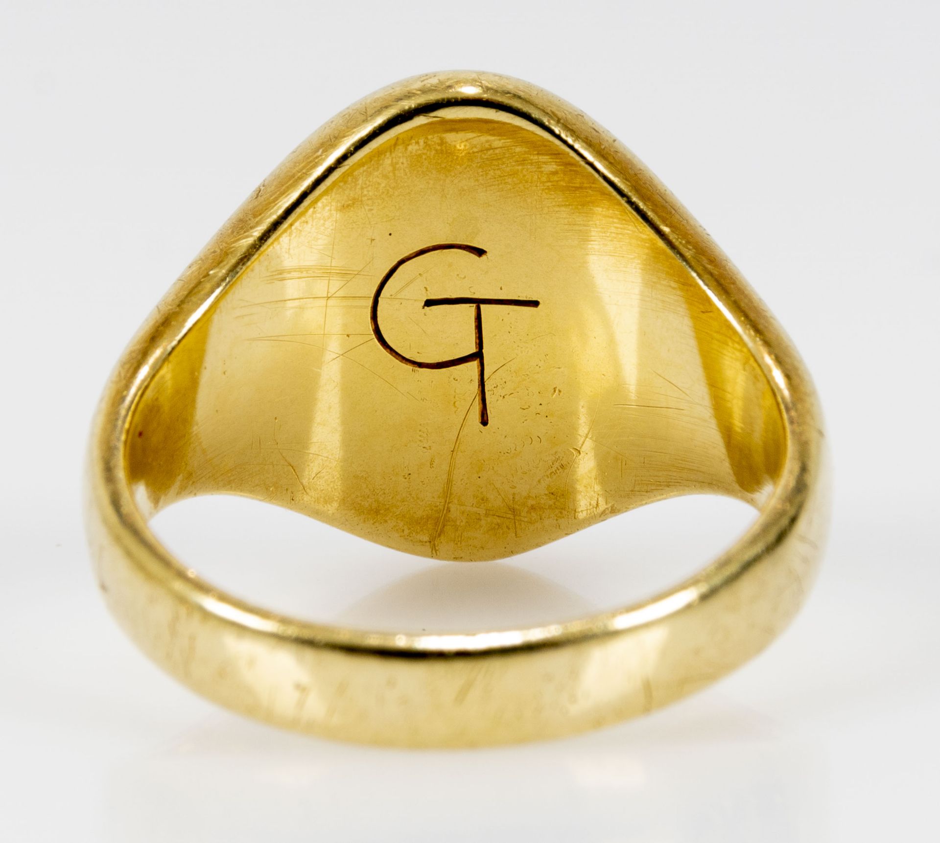 Klassischer Siegelring, schwere 14 kt. Gelbgold-Ausführung mit eingefasster Platte, unter dem Ringk - Bild 6 aus 7