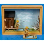 "Angler"-Diorama in Holzkasten (ca. 21 x 16 cm), Handarbeit; sowie die selbe Figur ohne Staffage au