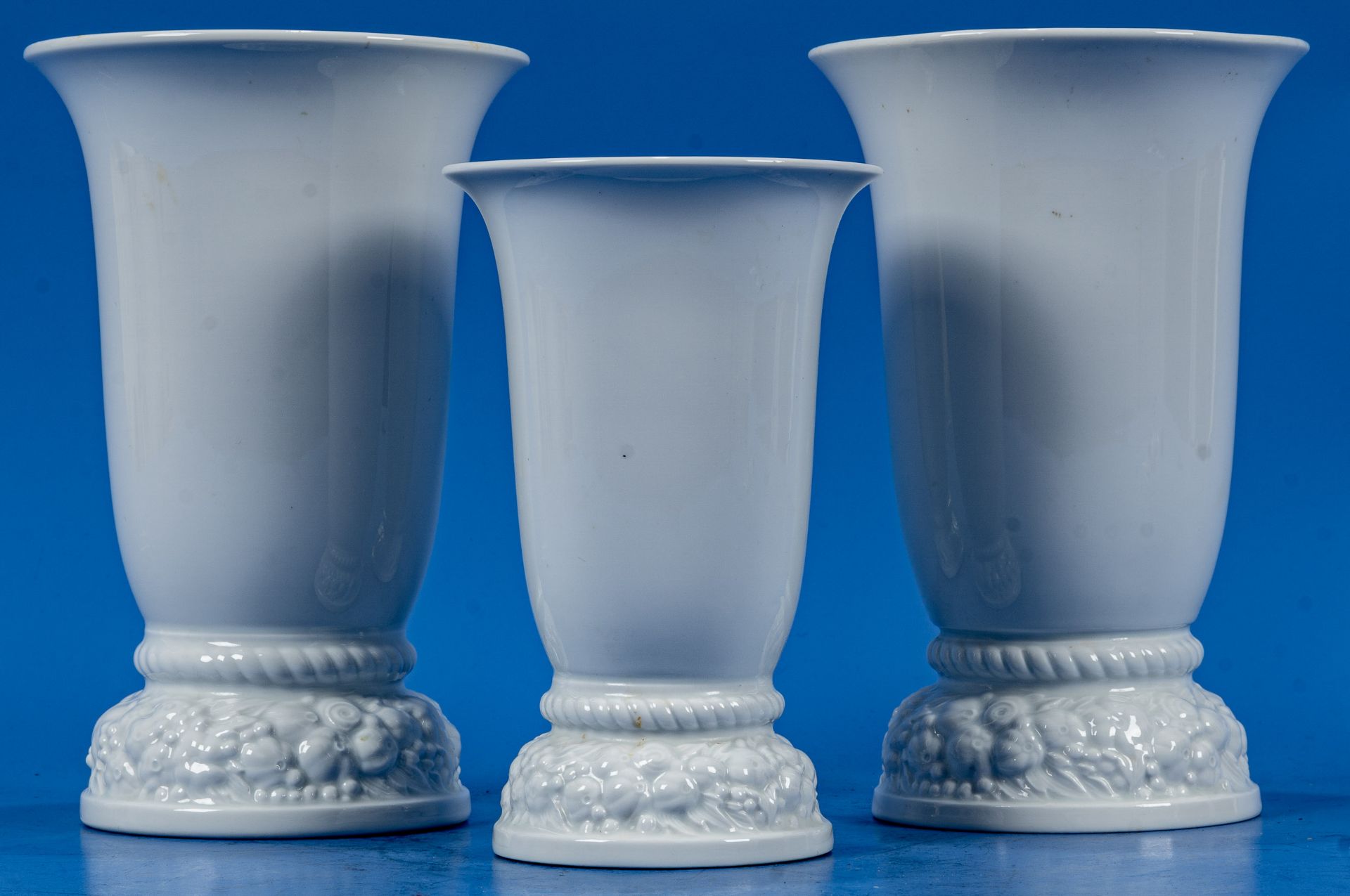 Folge von 3 Pokal-Vasen/ Tischvasen, Rosenthal "Classic Rose" ( ähnlich "Maria Weiß"), bestehend au - Image 2 of 5