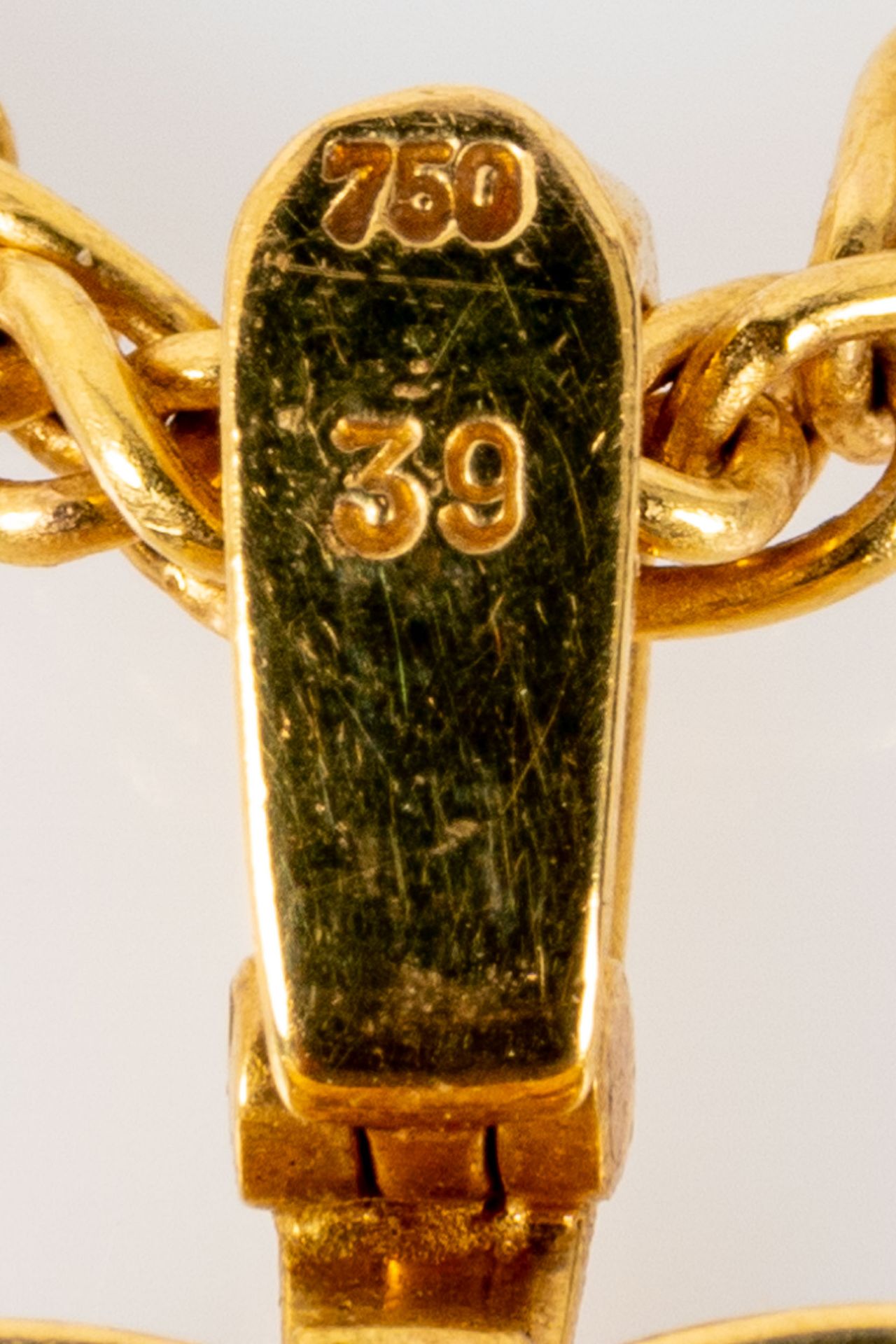 "Herz"- Anhänger an Kette, 750er Gelbgold. Länge der Kette ca. 40 cm, Karabinerverschluss. Das Herz - Bild 7 aus 9